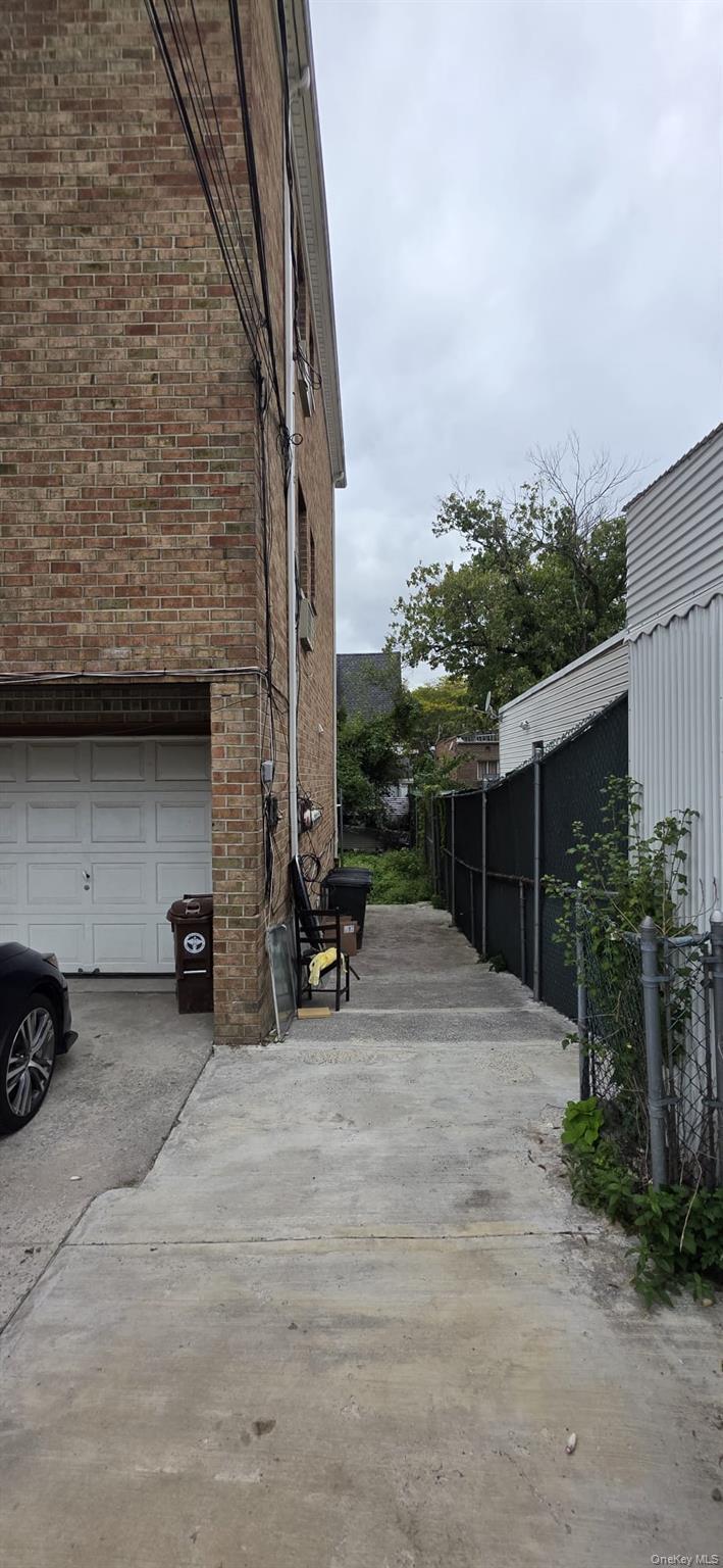 Single Family Ely Avenue Bronx, NY 10469, MLS-1056661-2