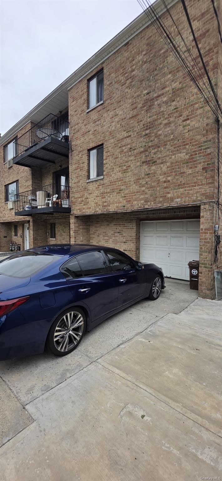 Single Family Ely Avenue Bronx, NY 10469, MLS-1056661-4