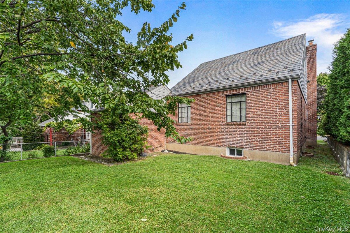 Single Family 145th Place  Queens, NY 11357, MLS-1056679-15