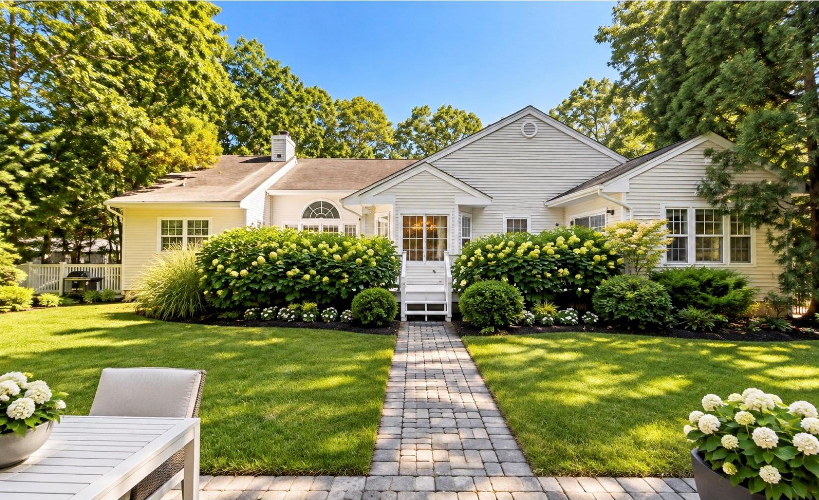 Single Family Willowood Court Suffolk County, NY 11977, MLS-1056685-2