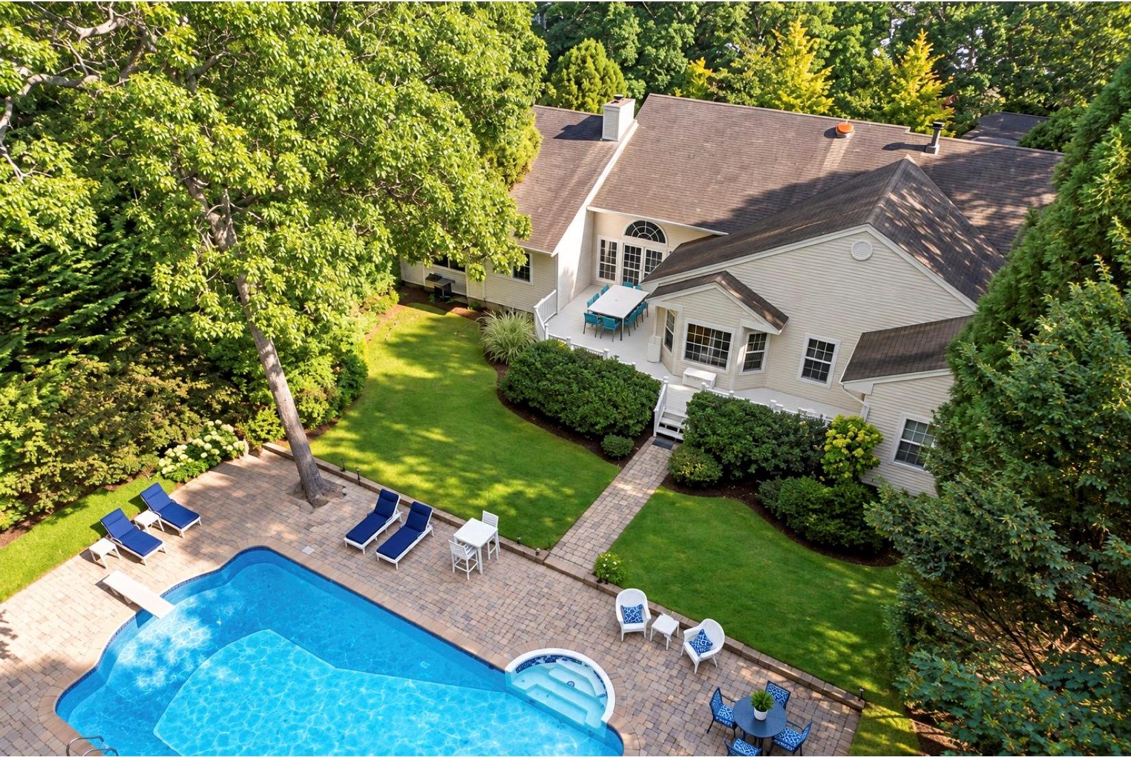Single Family Willowood Court Suffolk County, NY 11977, MLS-1056685-3