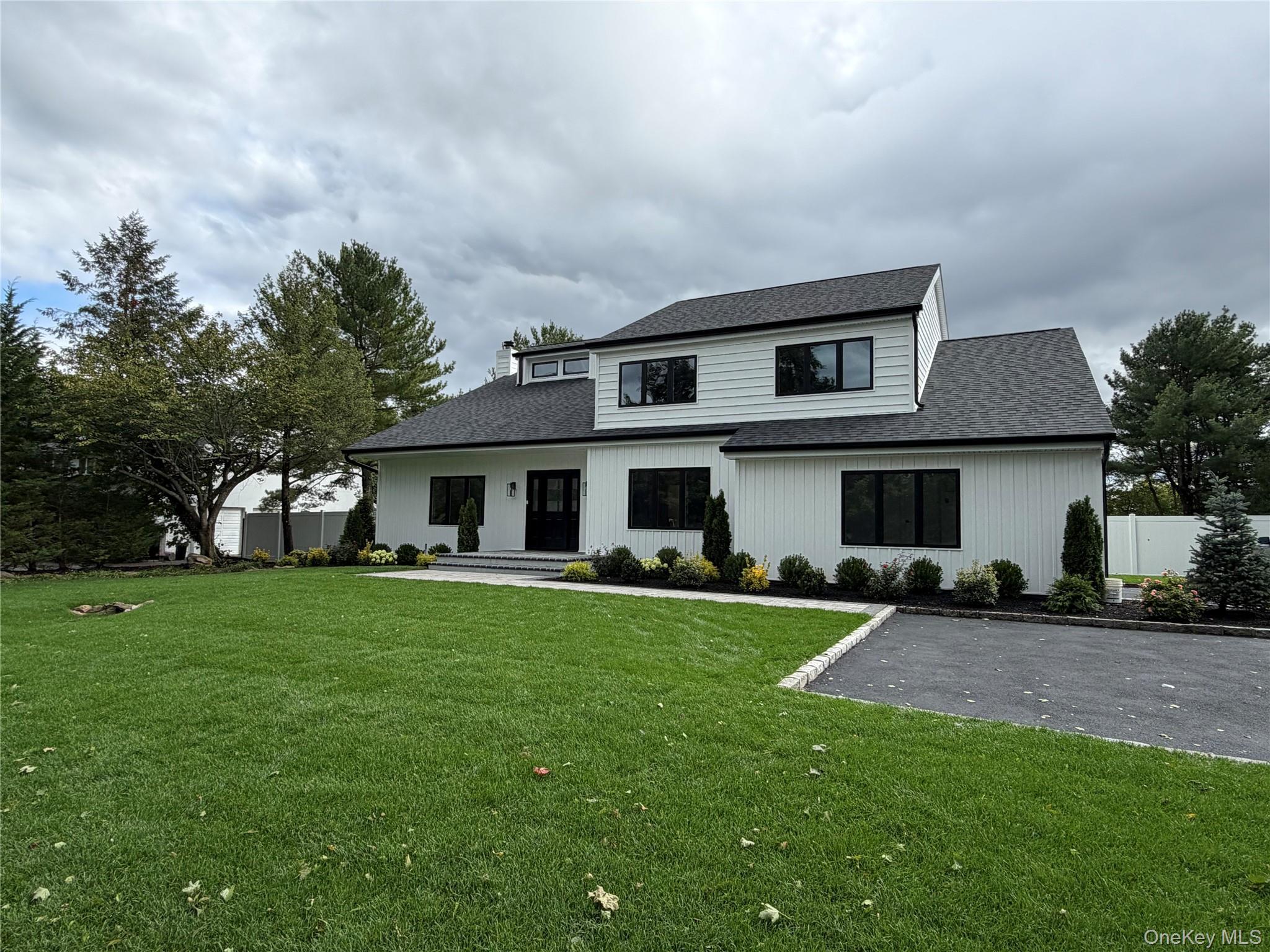 Single Family Willis Avenue  Nassau County, NY 11791, MLS-1056692-3