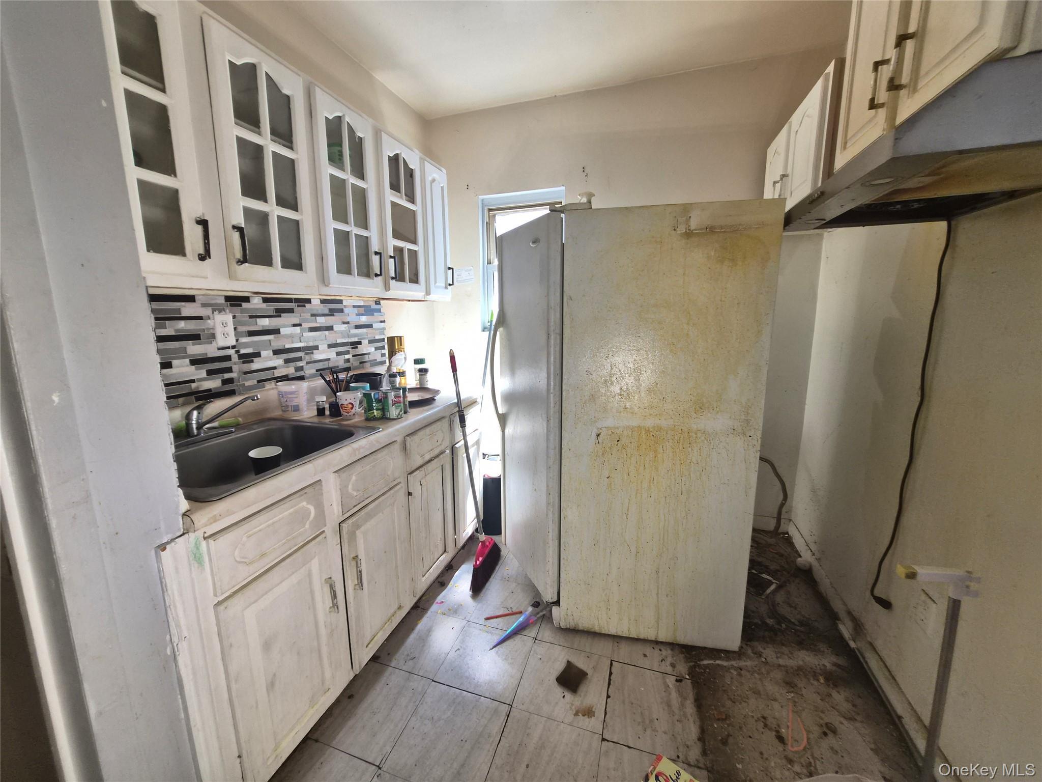 Single Family Richmond Street  Brooklyn, NY 11208, MLS-1056749-12