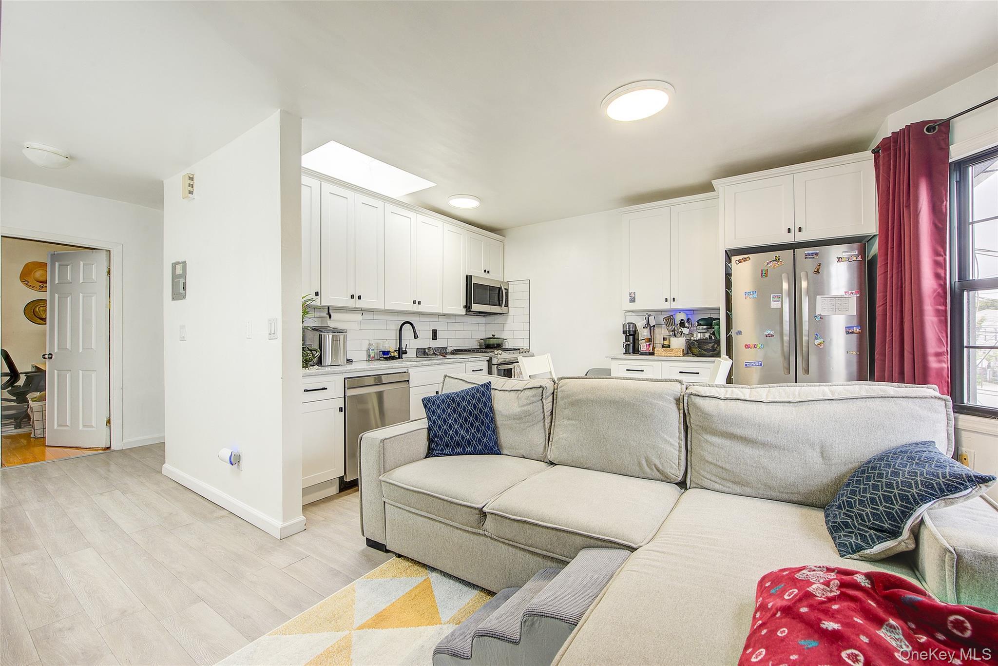Single Family 95th Avenue Queens, NY 11416, MLS-1056757-13