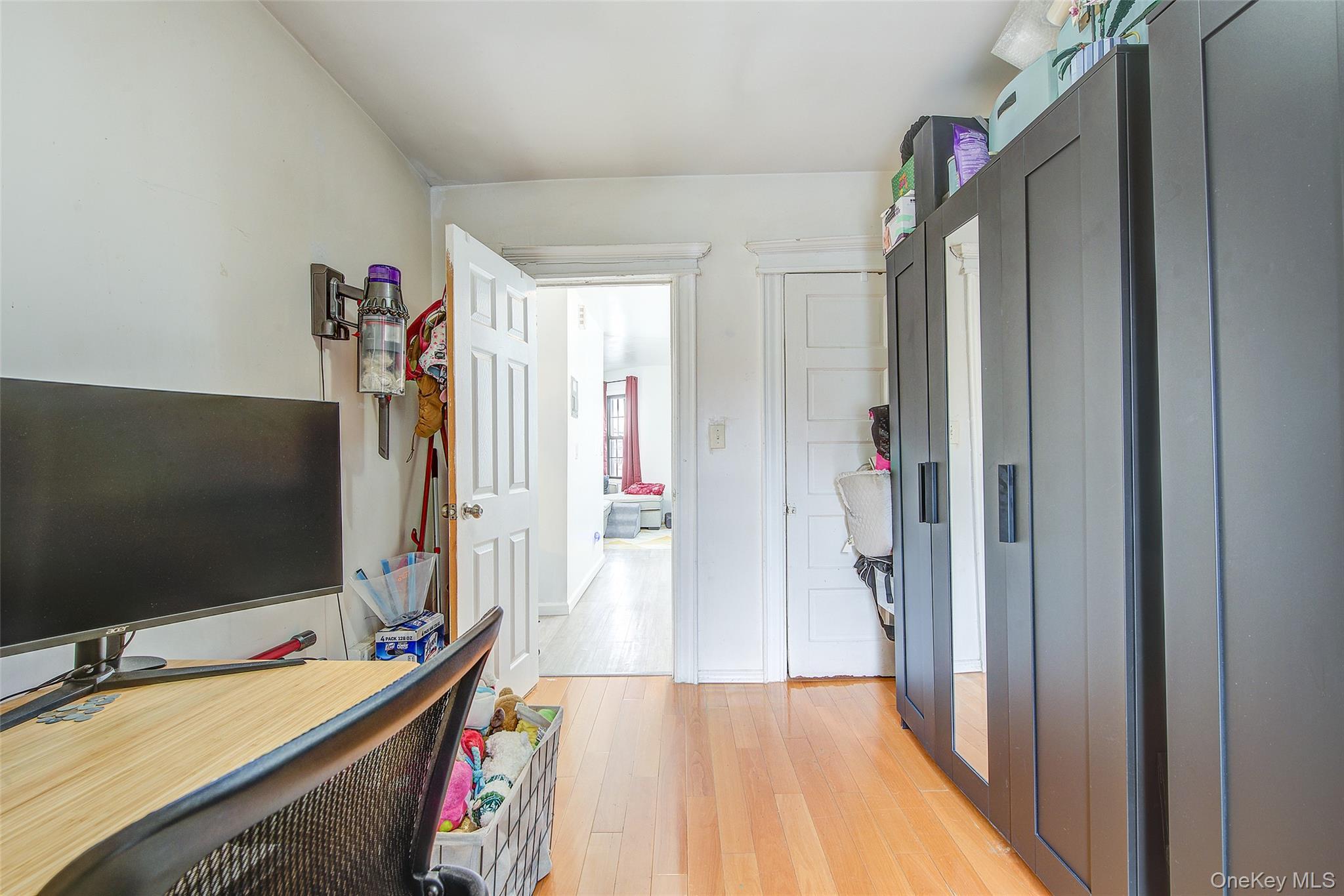 Single Family 95th Avenue Queens, NY 11416, MLS-1056757-18