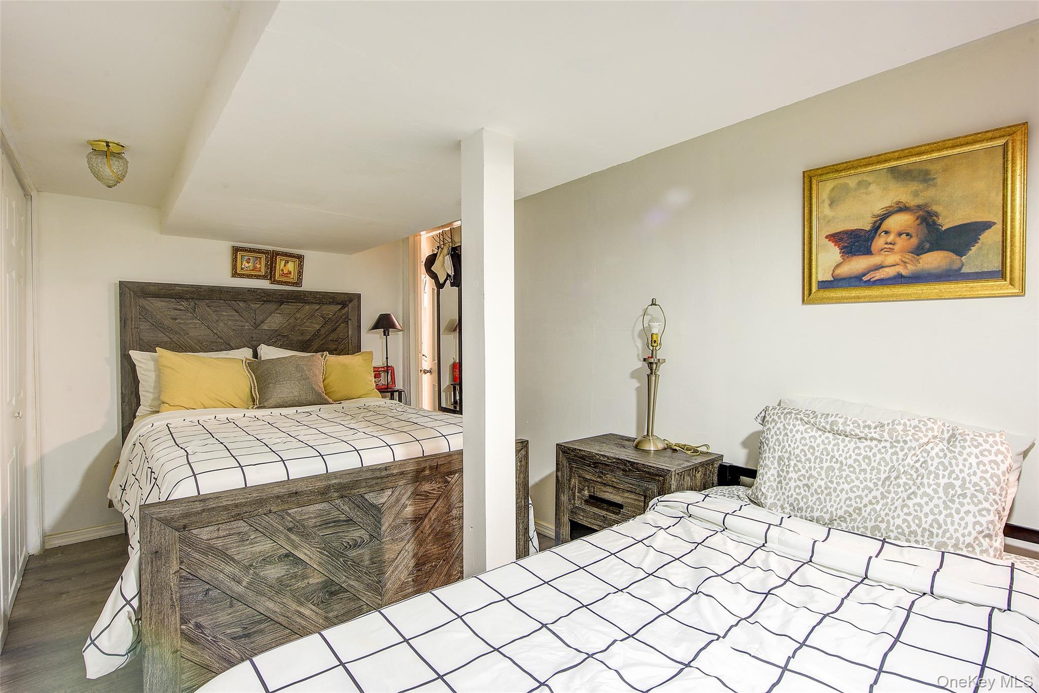Single Family 95th Avenue Queens, NY 11416, MLS-1056757-25