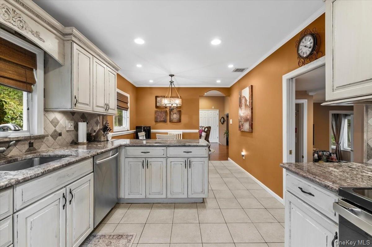 Single Family Jerold Street Nassau County, NY 11803, MLS-1056761-3