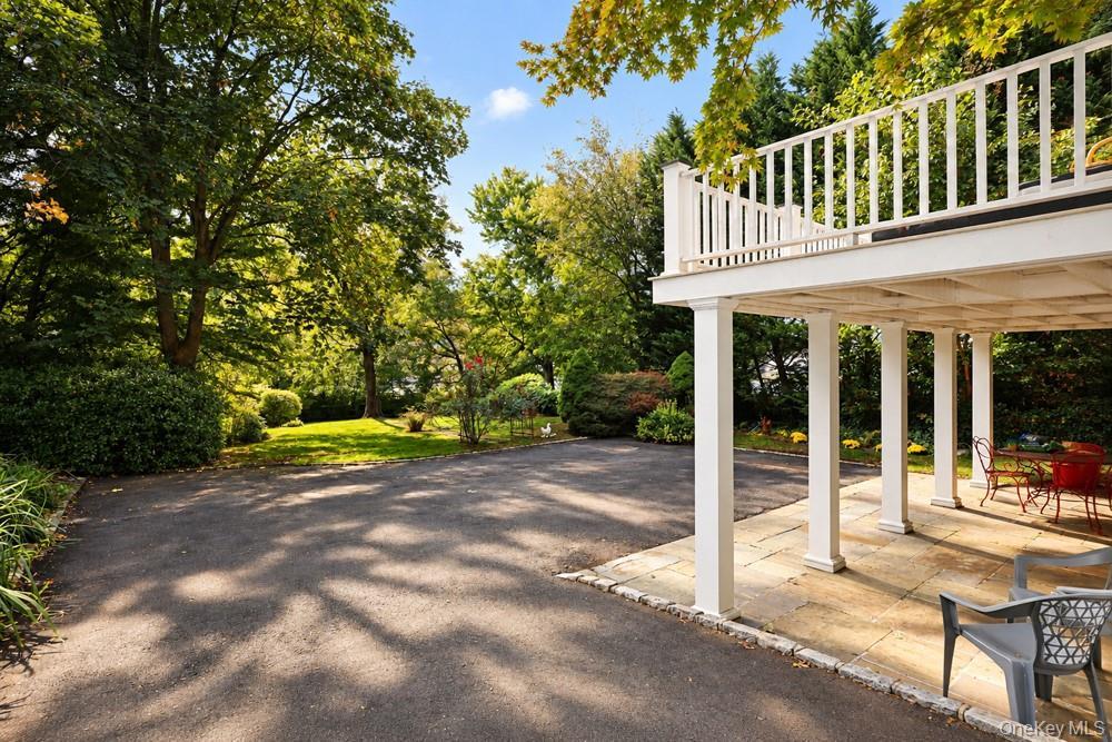 Single Family E Broadway  Nassau County, NY 11576, MLS-1056769-22
