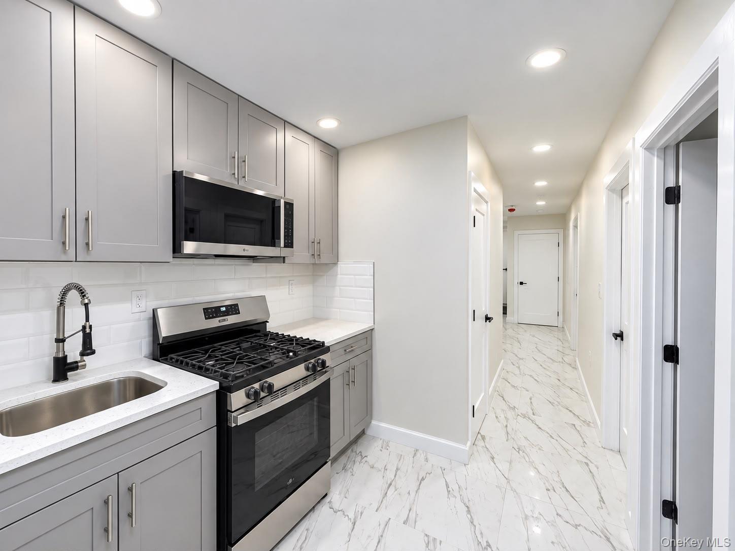Single Family Leland Avenue Bronx, NY 10473, MLS-1056771-16