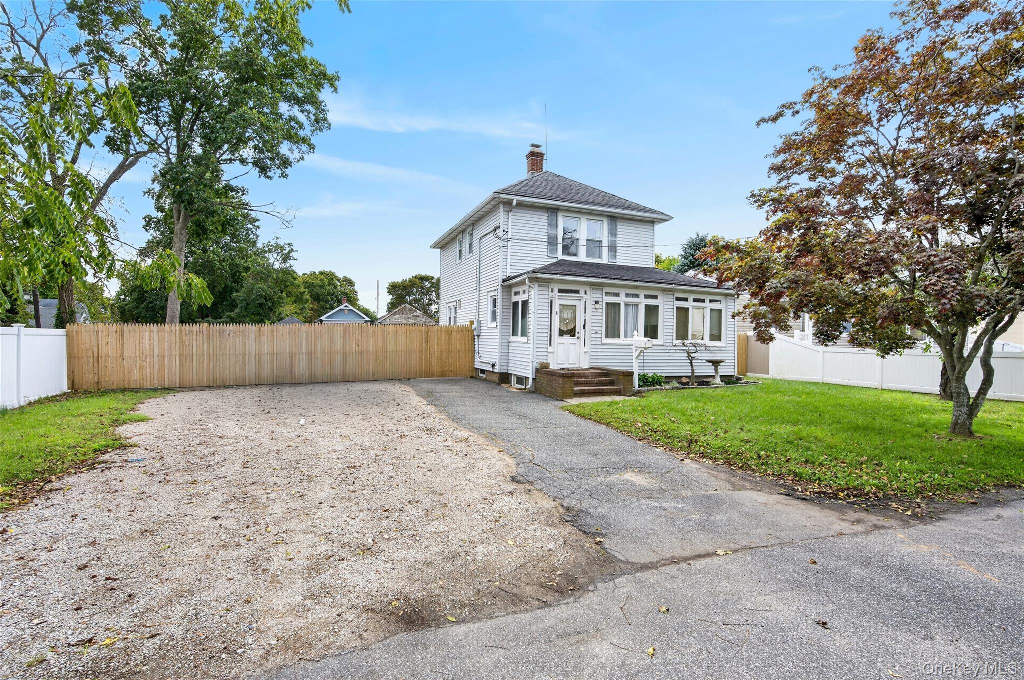 Single Family Juliet Street Suffolk County, NY 11706, MLS-1056774-2