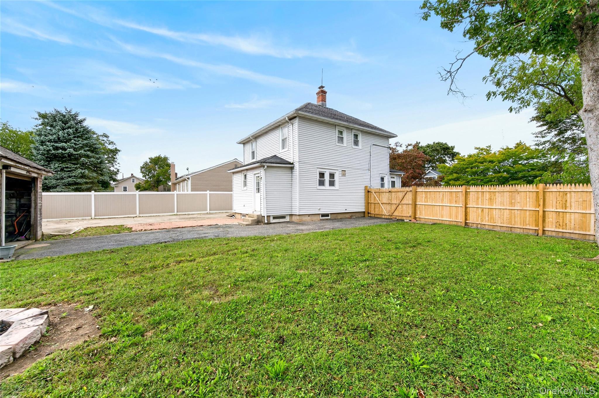 Single Family Juliet Street Suffolk County, NY 11706, MLS-1056774-24