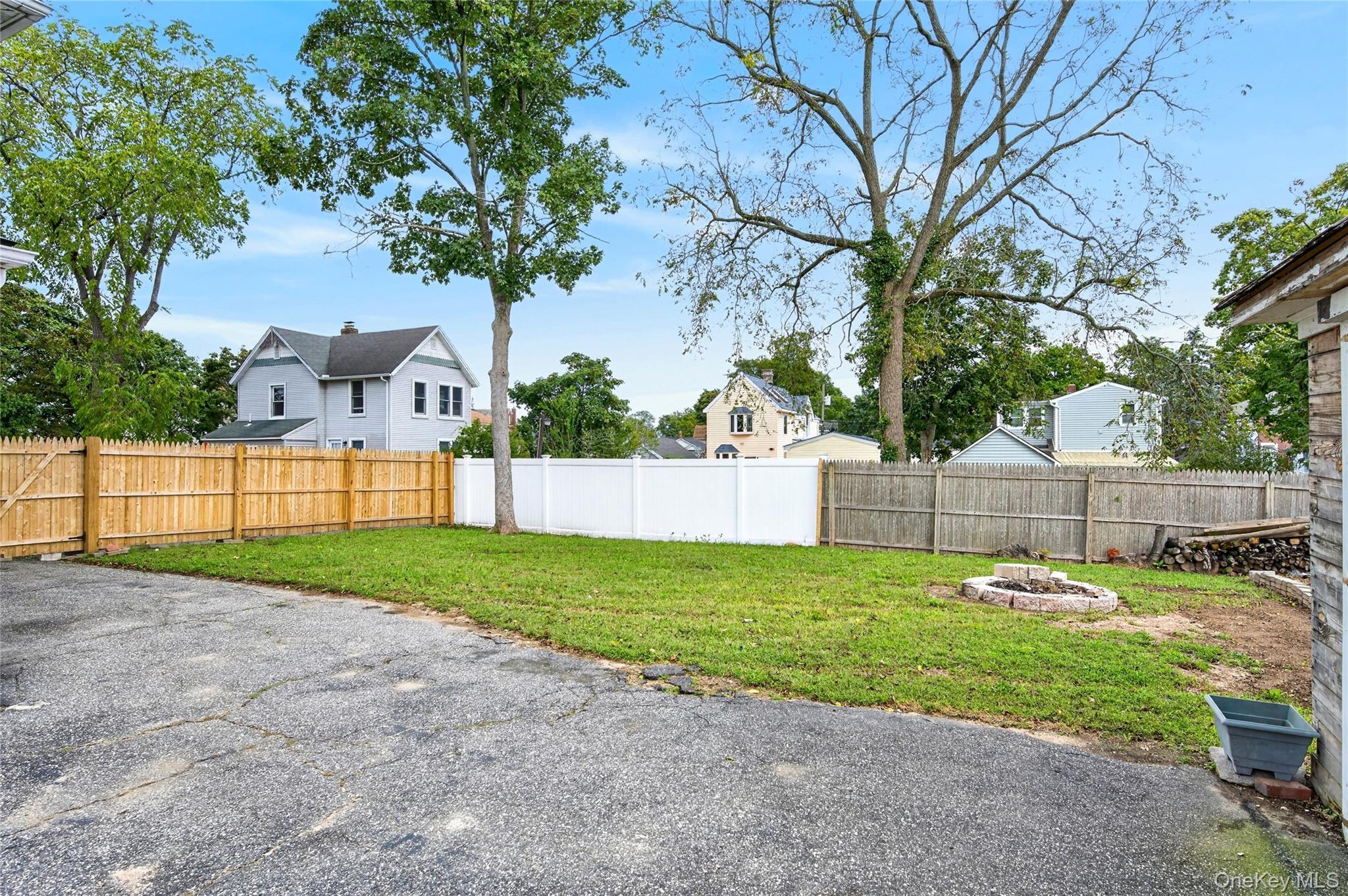 Single Family Juliet Street Suffolk County, NY 11706, MLS-1056774-25