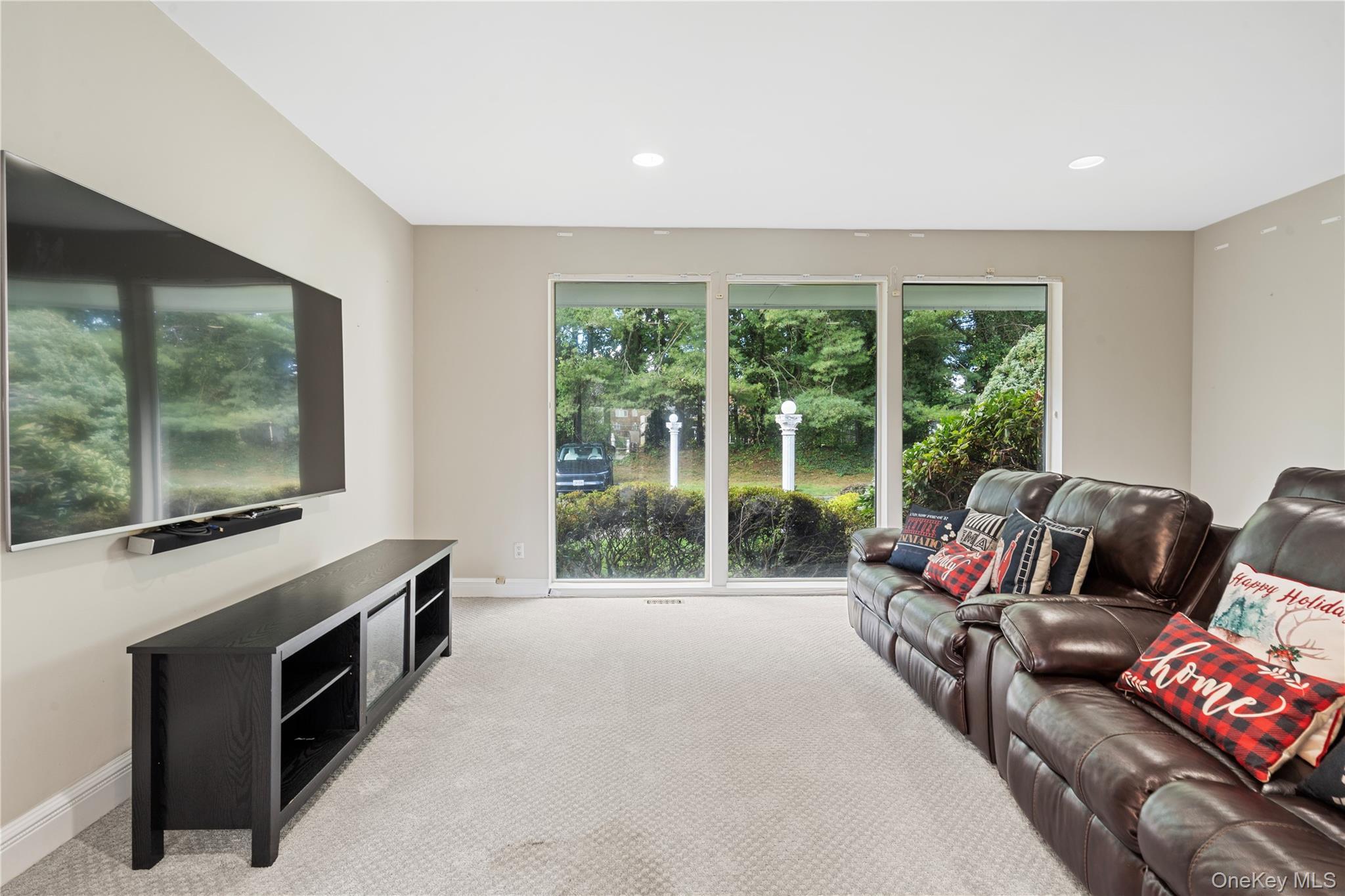 Single Family Quail Path  Nassau County, NY 11545, MLS-1056792-15