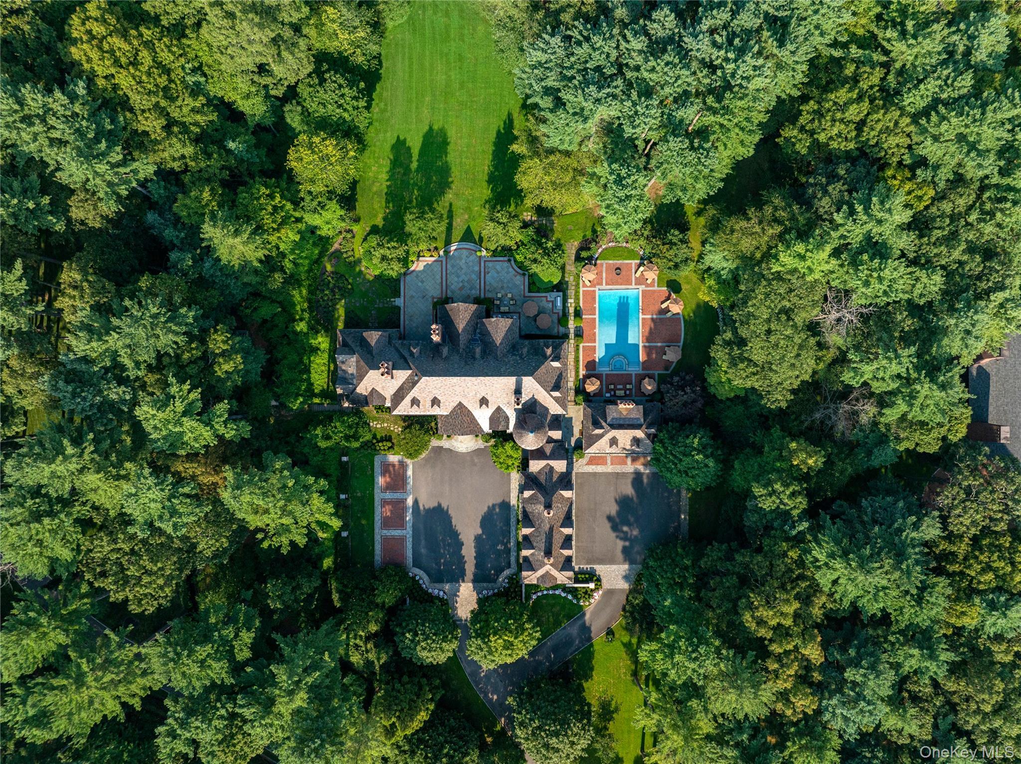 Single Family Chestnut Hill Drive Nassau County, NY 11771, MLS-1056809-3