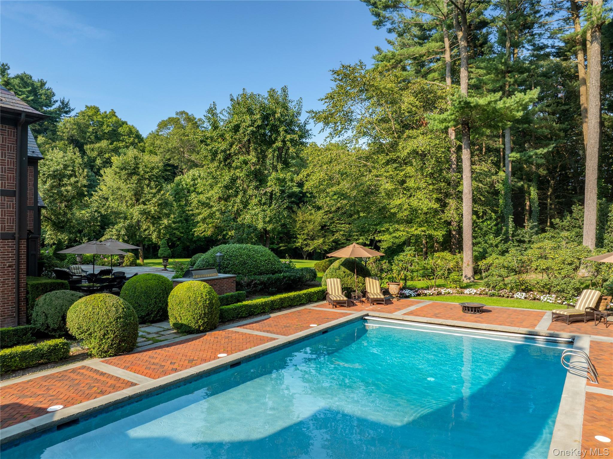 Single Family Chestnut Hill Drive Nassau County, NY 11771, MLS-1056809-38