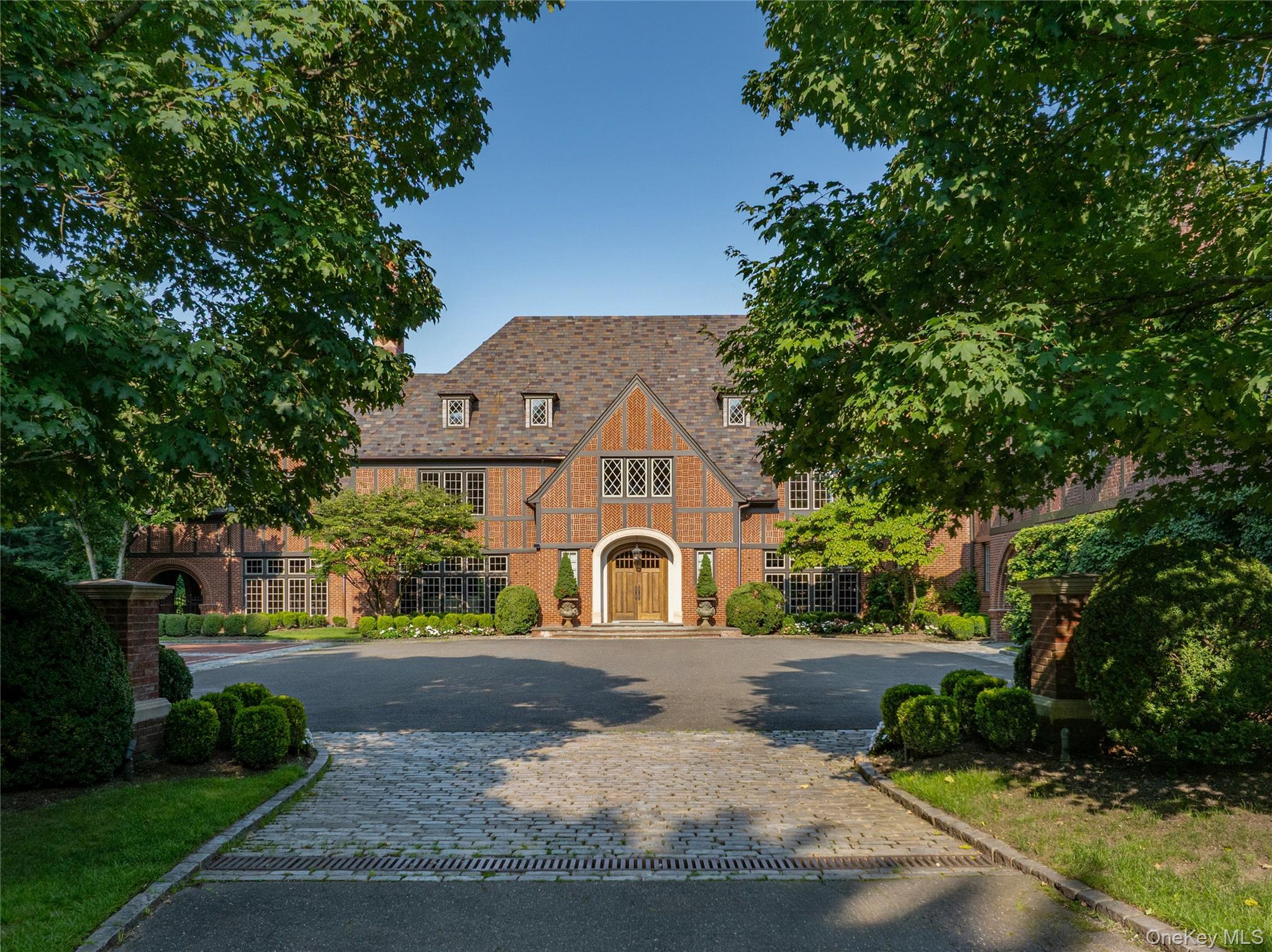 Single Family Chestnut Hill Drive Nassau County, NY 11771, MLS-1056809-4