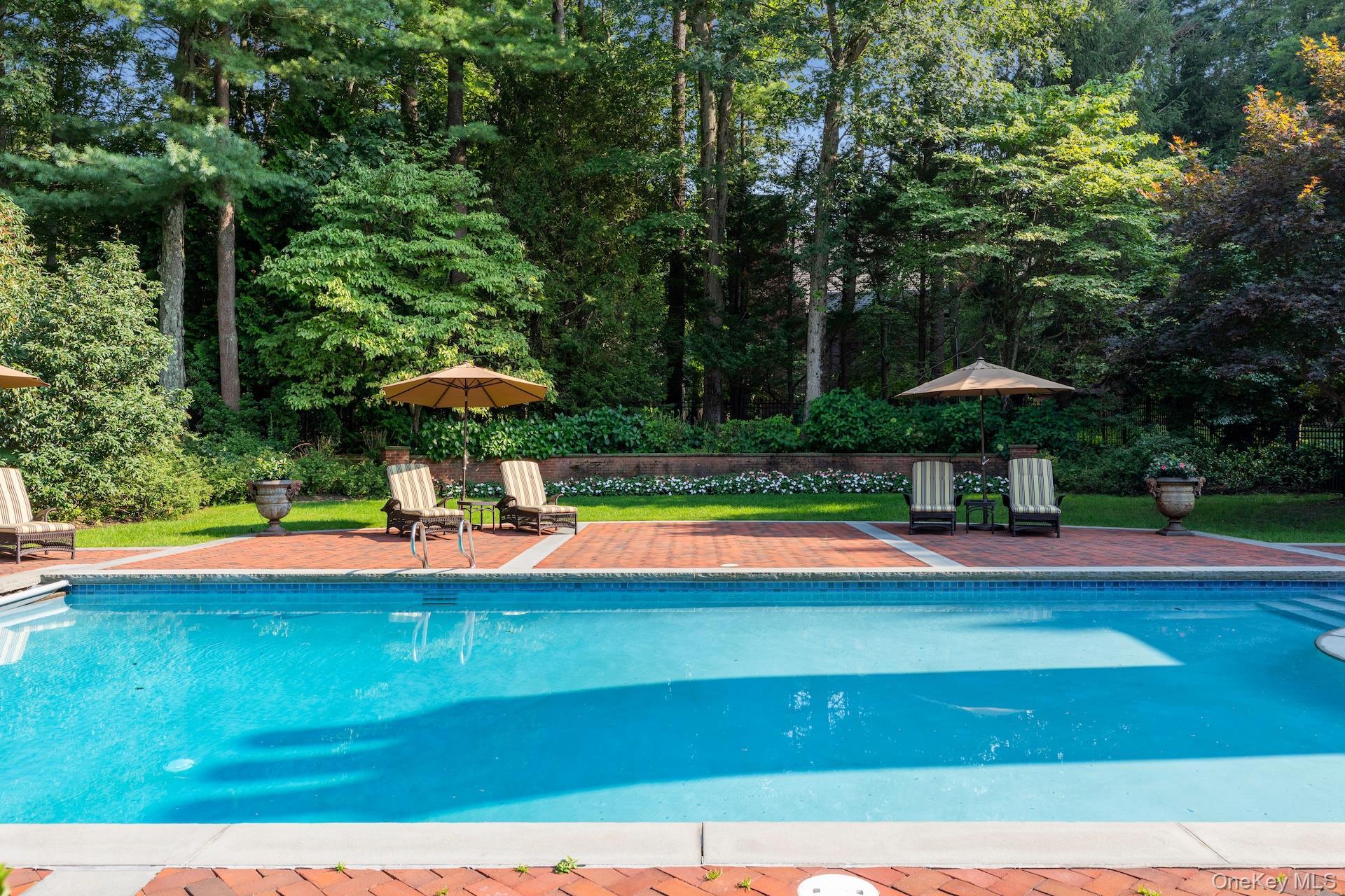 Single Family Chestnut Hill Drive Nassau County, NY 11771, MLS-1056809-40