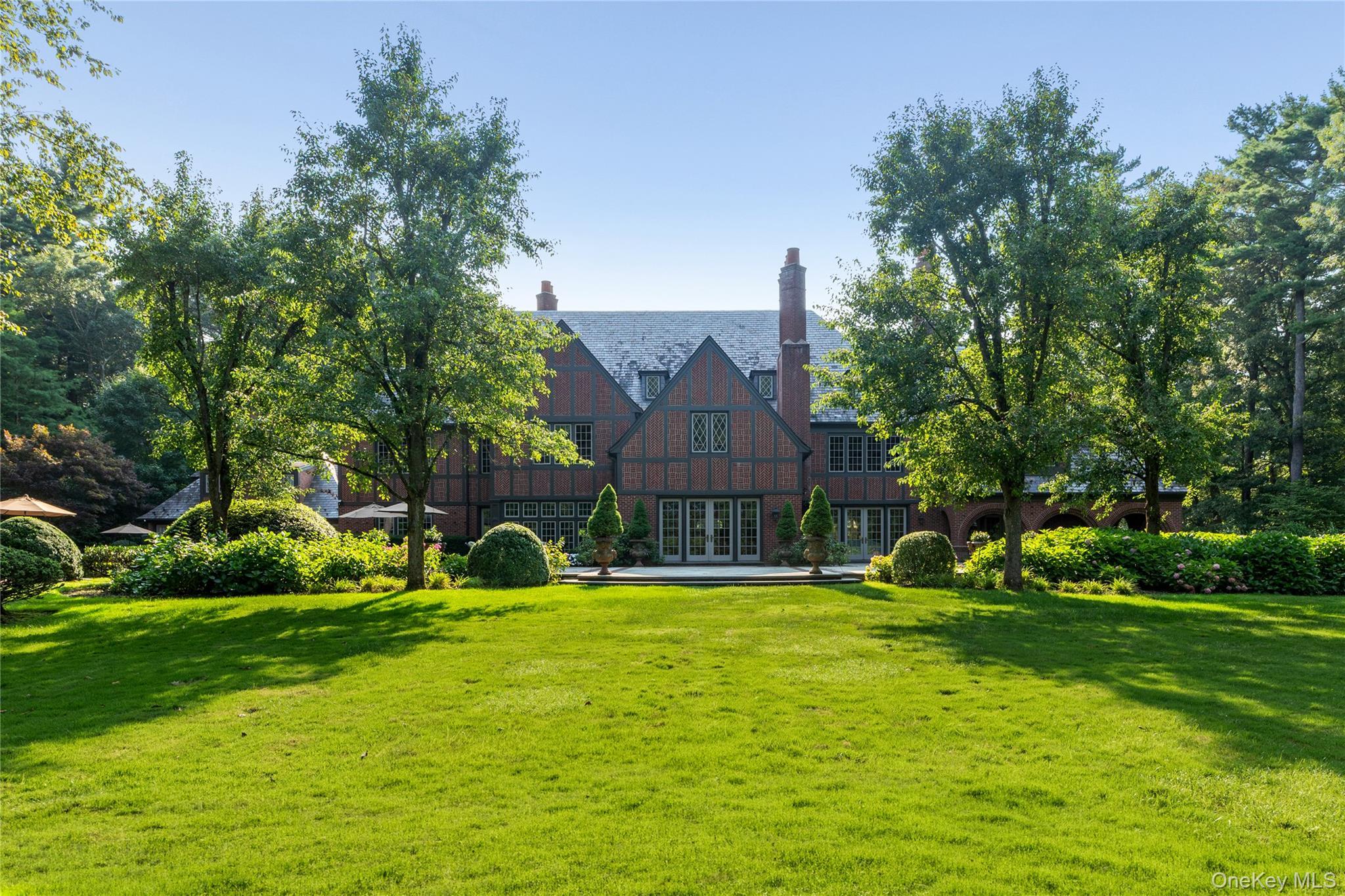 Single Family Chestnut Hill Drive Nassau County, NY 11771, MLS-1056809-44