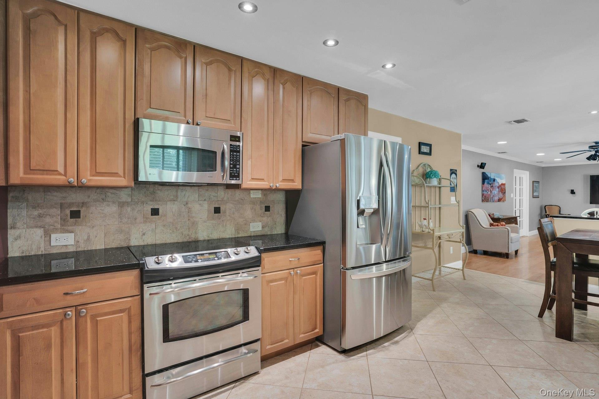 Single Family Stonehurst Lane Suffolk County, NY 11746, MLS-1056818-17