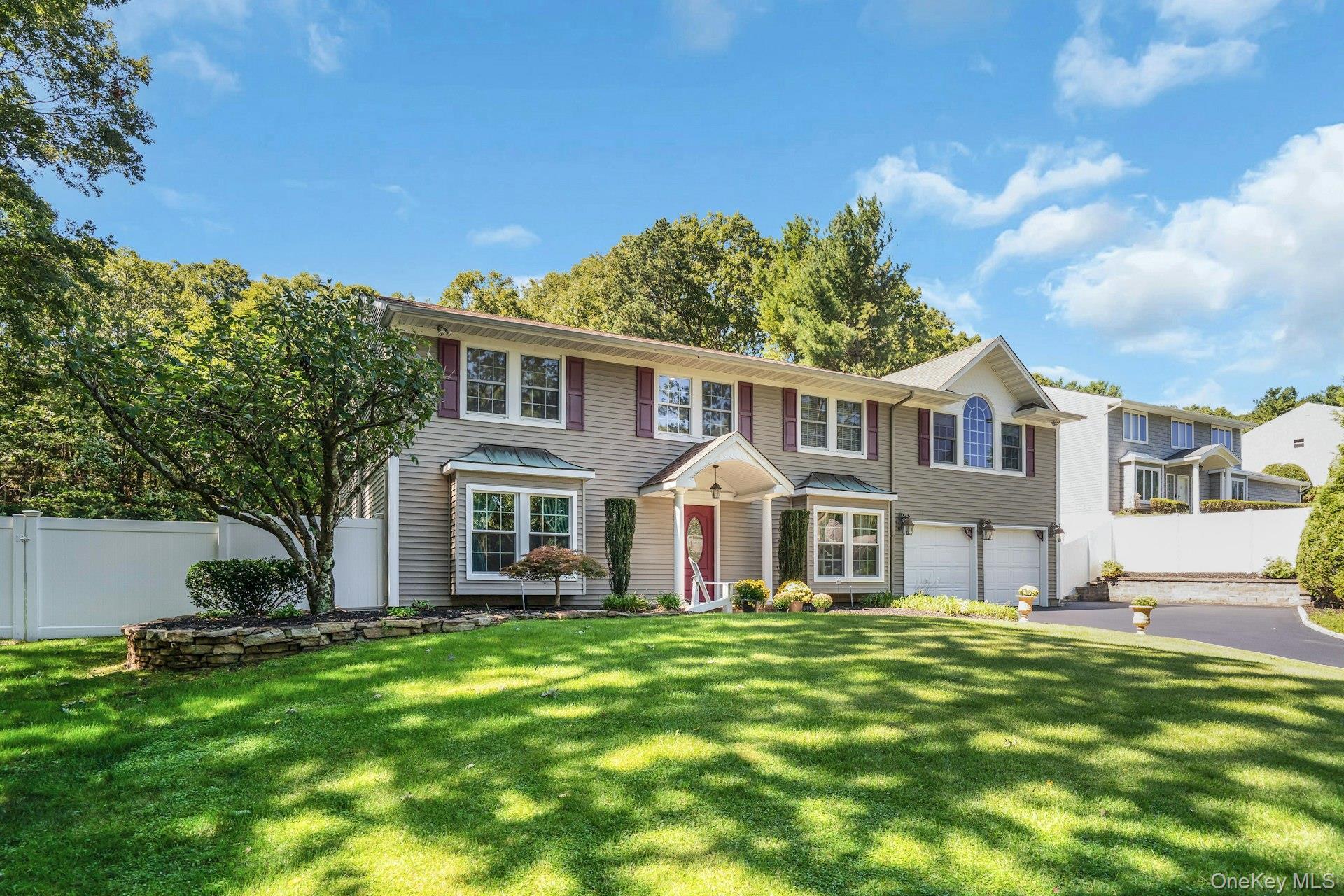 Single Family Stonehurst Lane Suffolk County, NY 11746, MLS-1056818-3