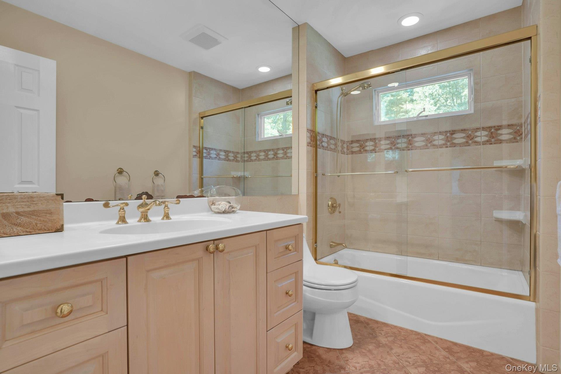 Single Family Stonehurst Lane Suffolk County, NY 11746, MLS-1056818-34