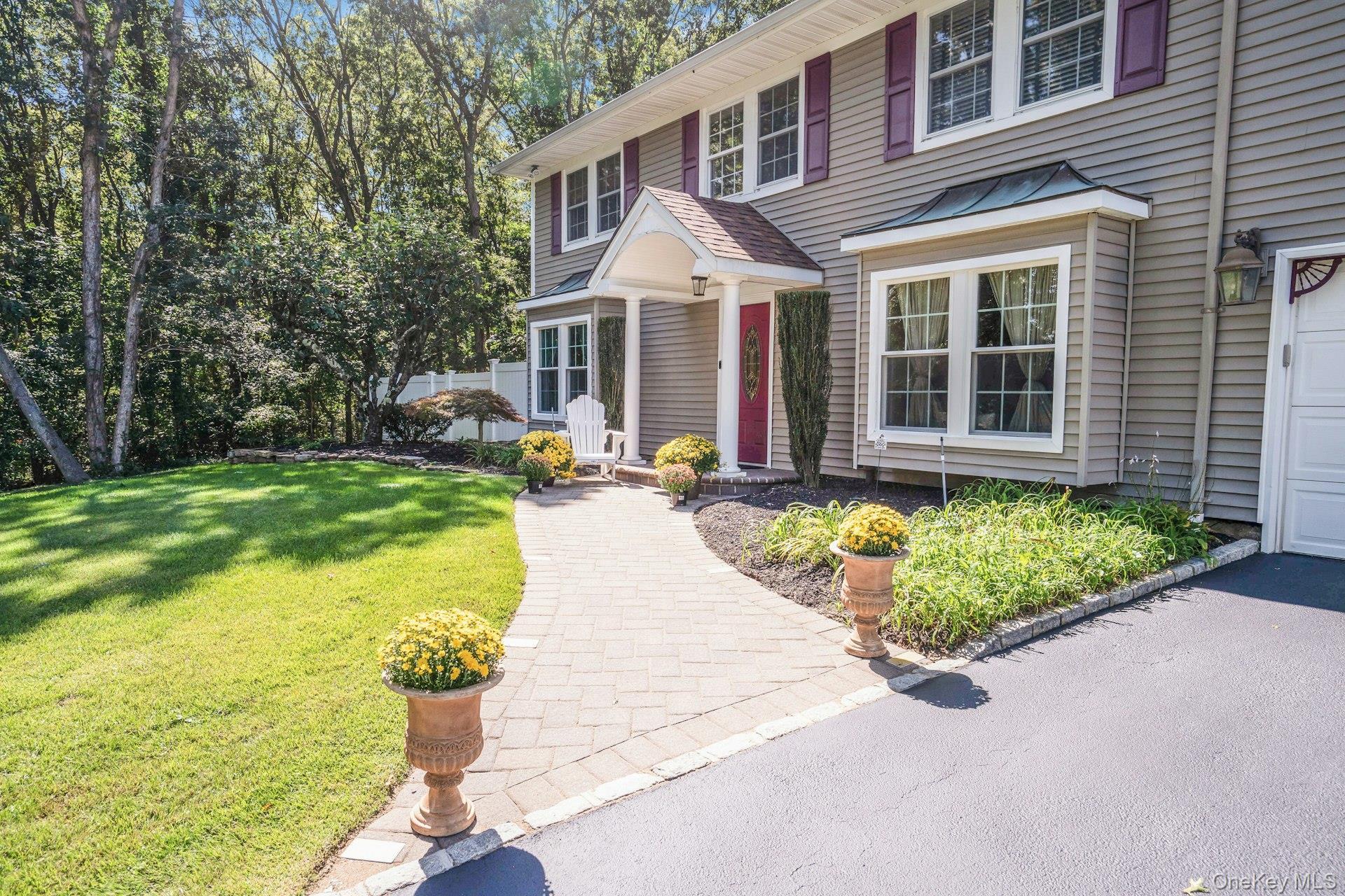Single Family Stonehurst Lane Suffolk County, NY 11746, MLS-1056818-4