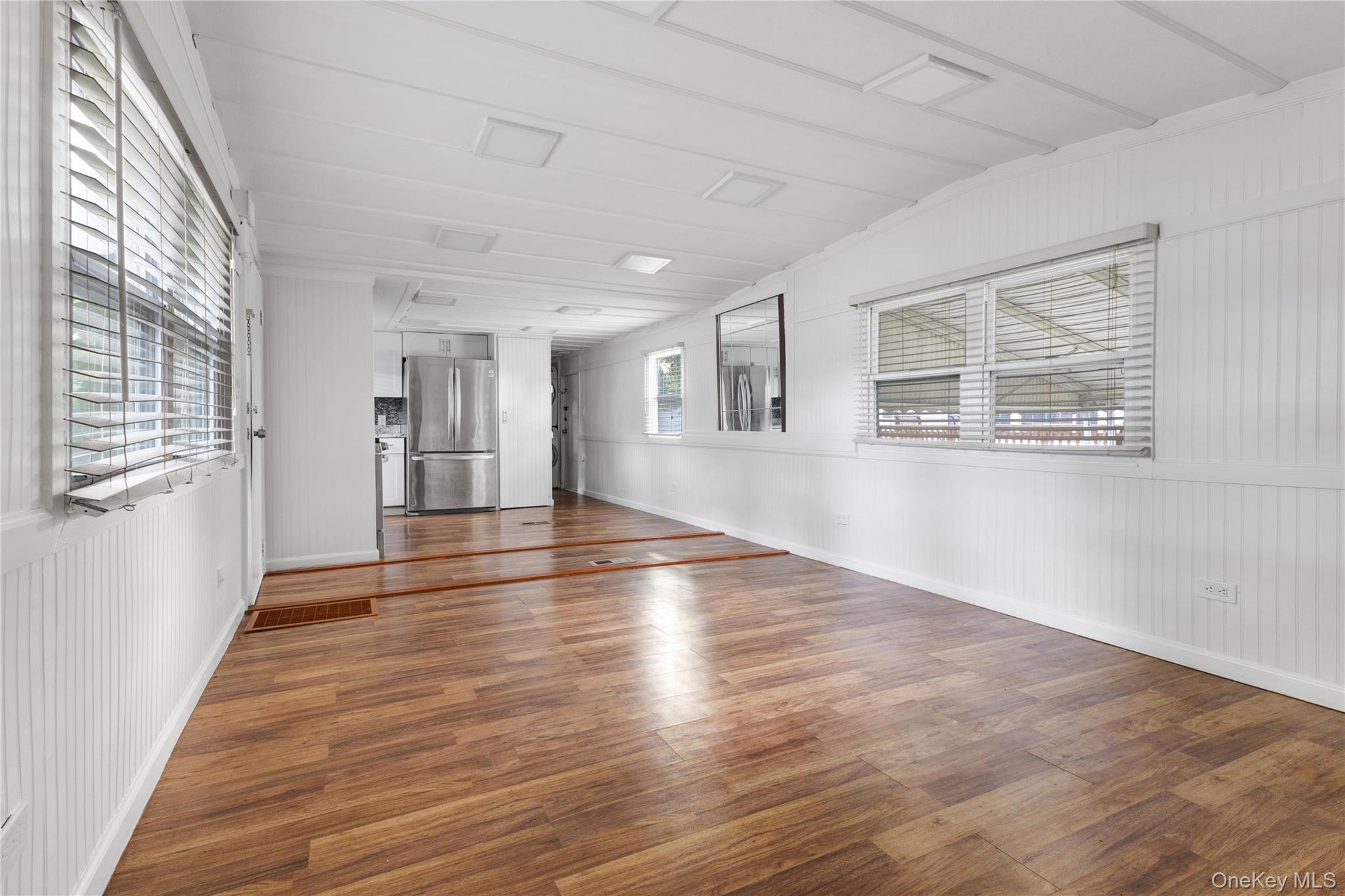 Single Family Riverleigh Avenue  Suffolk County, NY 11901, MLS-1056845-3