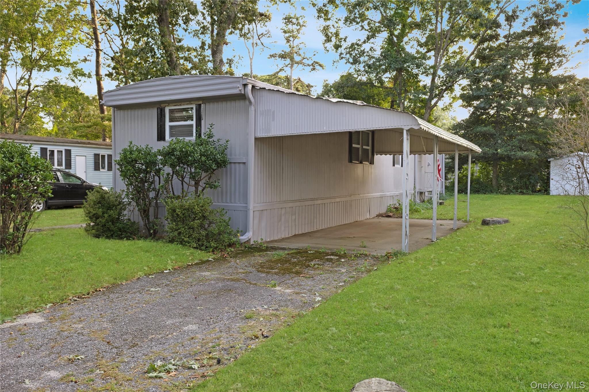 Single Family Riverleigh Avenue  Suffolk County, NY 11901, MLS-1056845-9