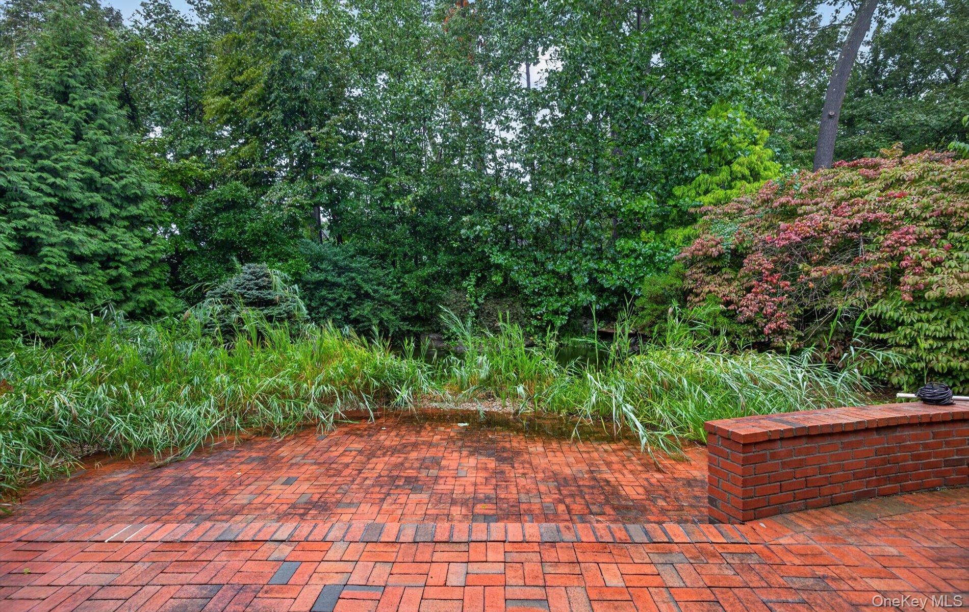 Single Family Stone Hill Drive S Nassau County, NY 11030, MLS-1056862-33