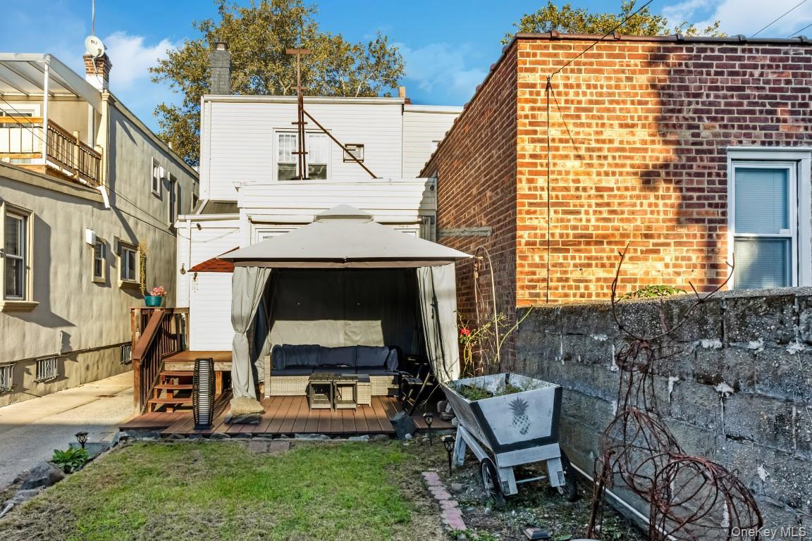 Single Family 79th Lane  Queens, NY 11385, MLS-1056933-22