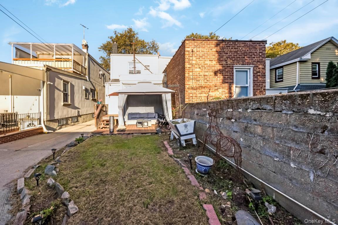 Single Family 79th Lane  Queens, NY 11385, MLS-1056933-23