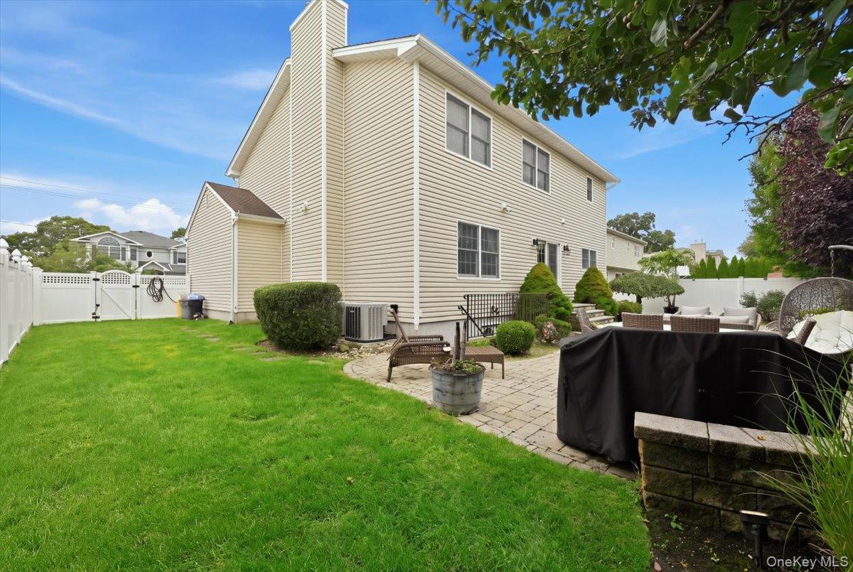 Single Family Monroe Street Nassau County, NY 11762, MLS-1056938-41