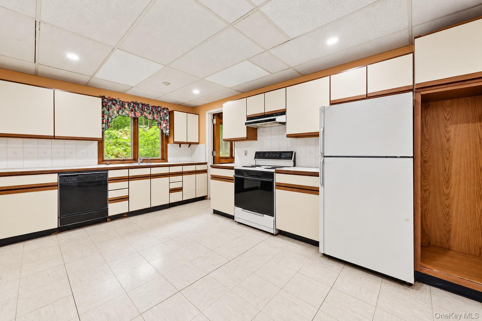 Single Family Park Lane Westchester County, NY 10604, MLS-1056949-25