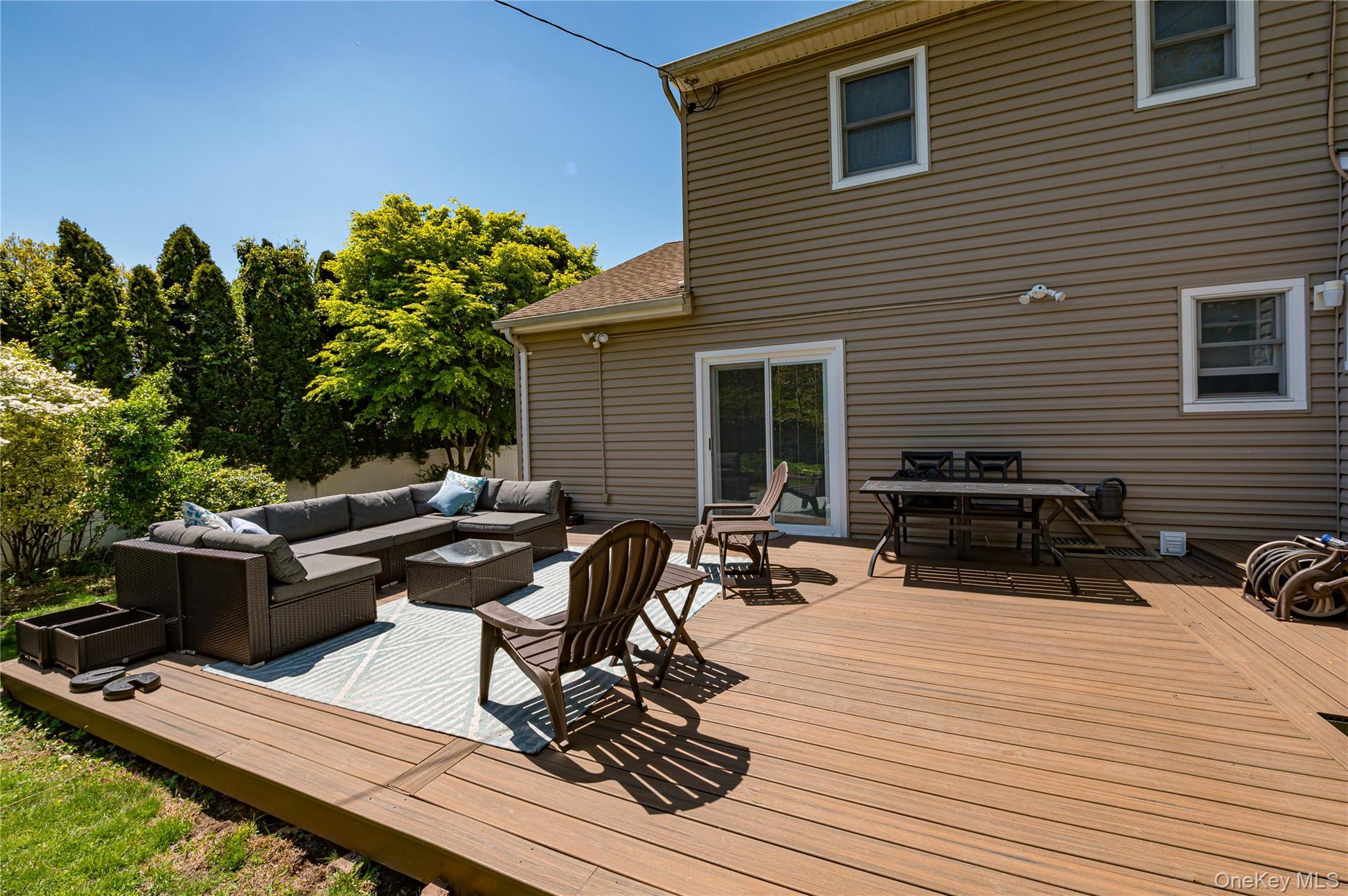 Single Family Evon Drive Sw Nassau County, NY 11791, MLS-1056960-24