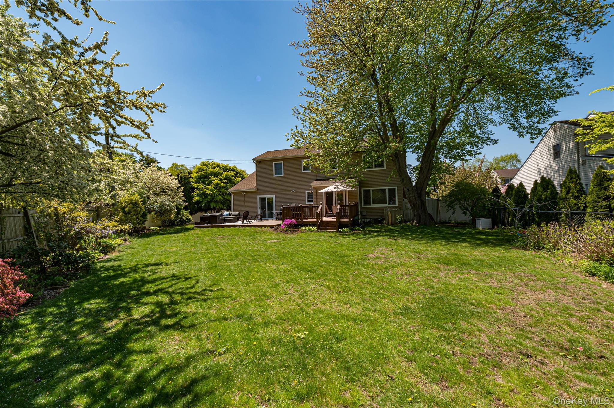Single Family Evon Drive Sw Nassau County, NY 11791, MLS-1056960-26