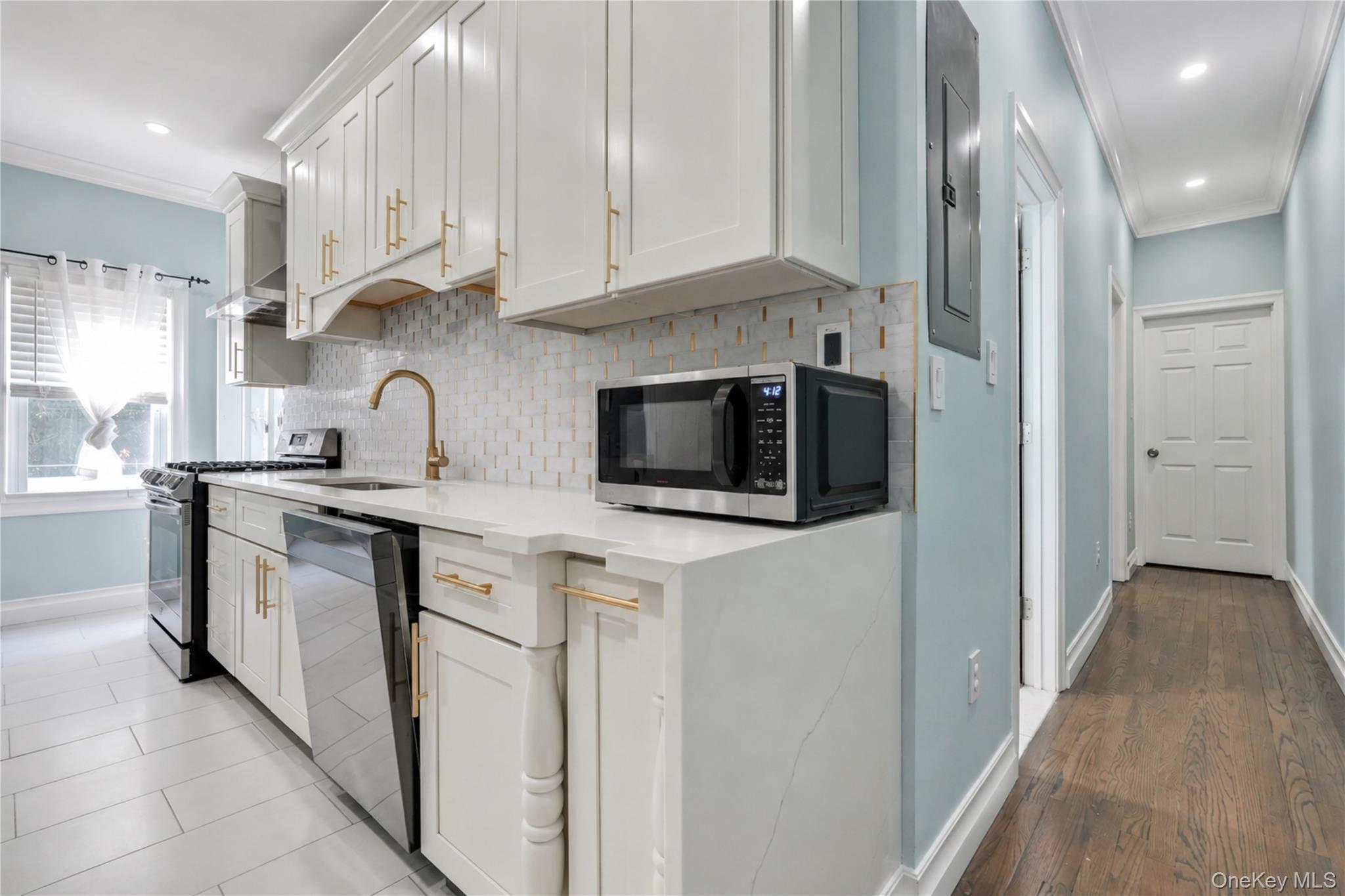 Single Family 107th Street Queens, NY 11416, MLS-1056985-10