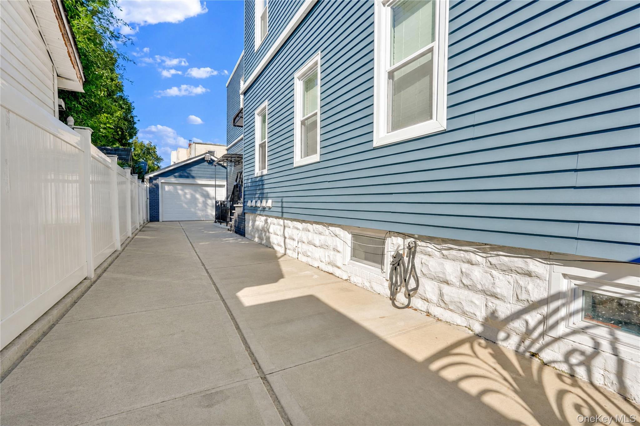 Single Family 107th Street Queens, NY 11416, MLS-1056985-16