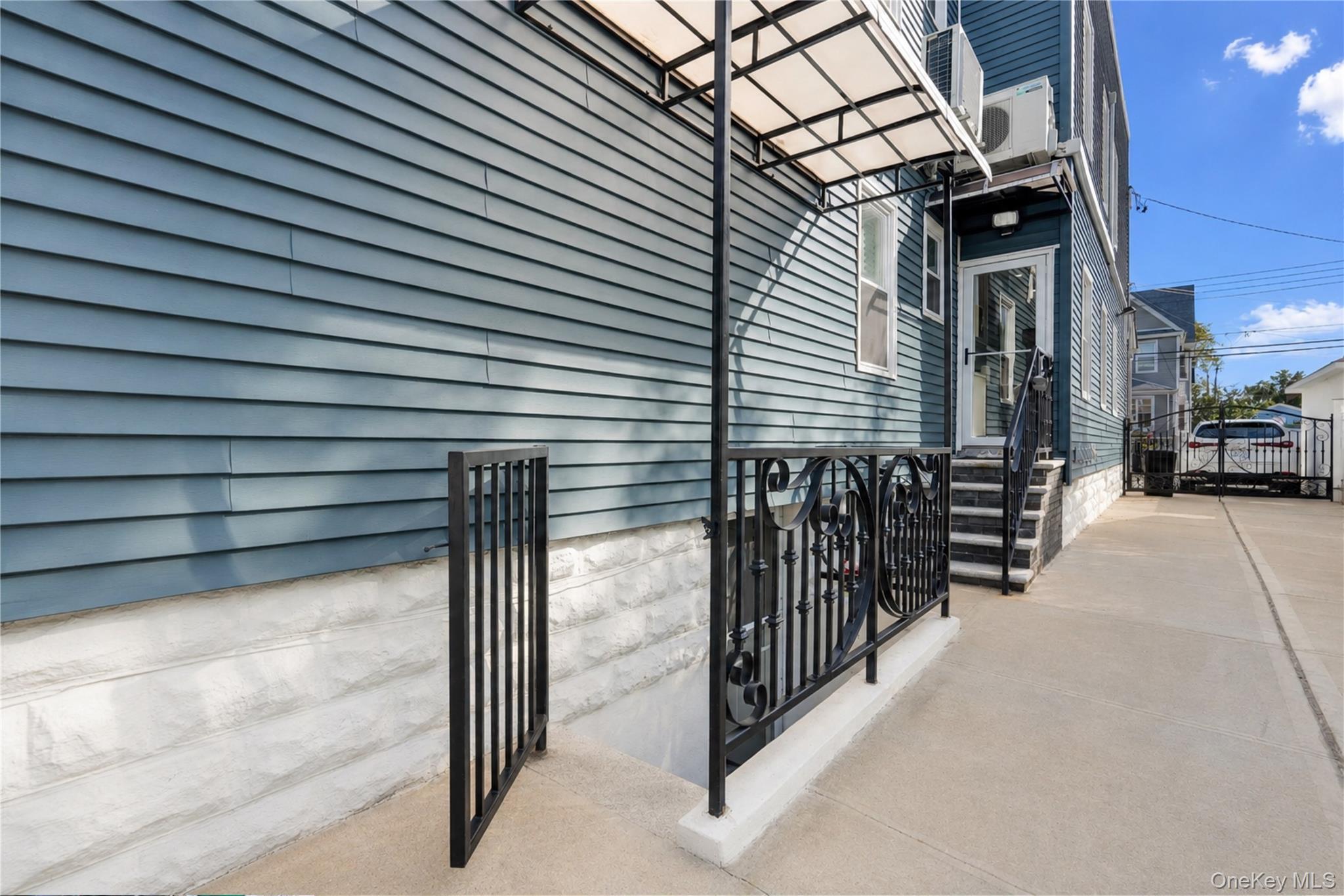 Single Family 107th Street Queens, NY 11416, MLS-1056985-17