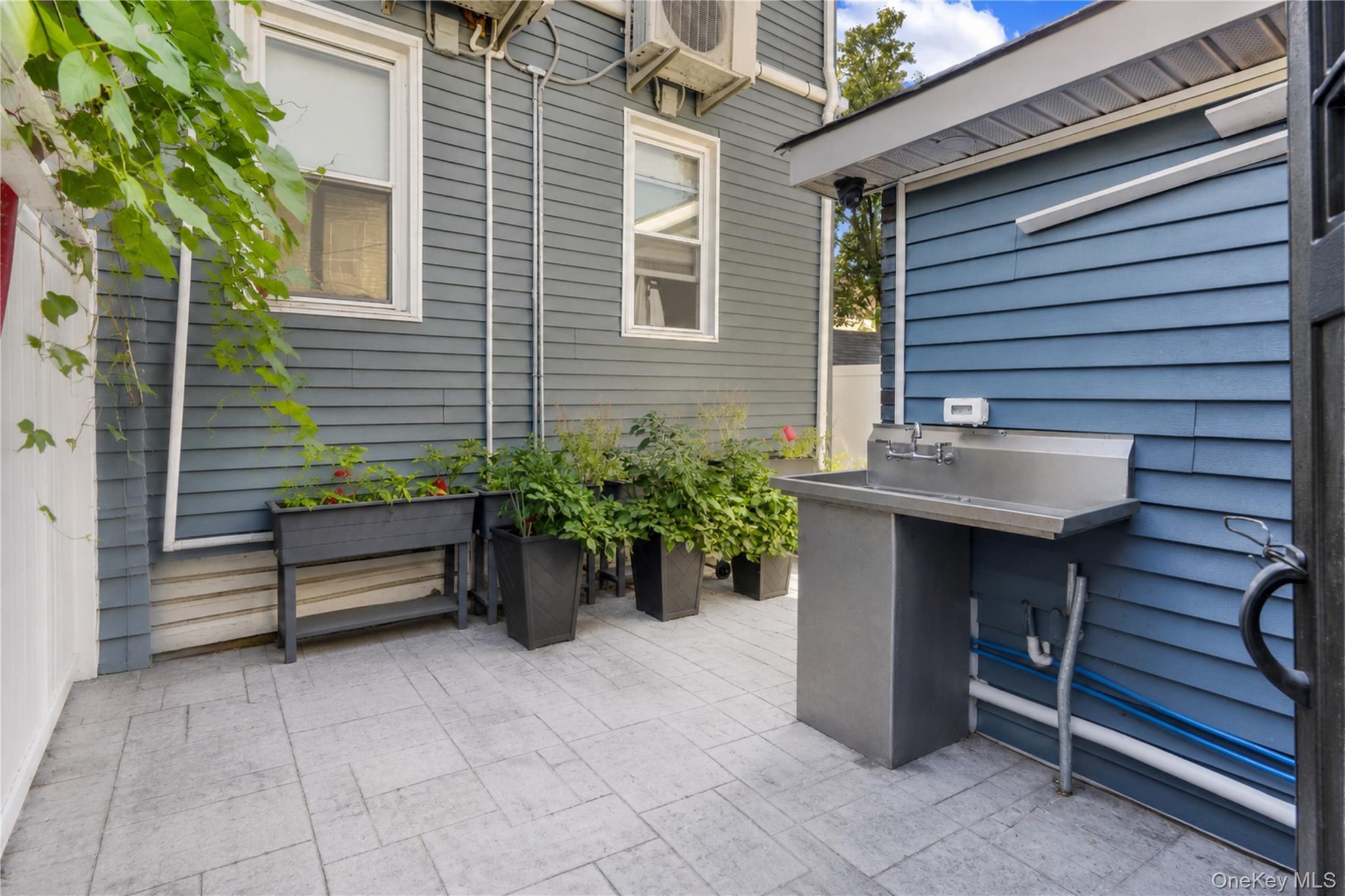 Single Family 107th Street Queens, NY 11416, MLS-1056985-22