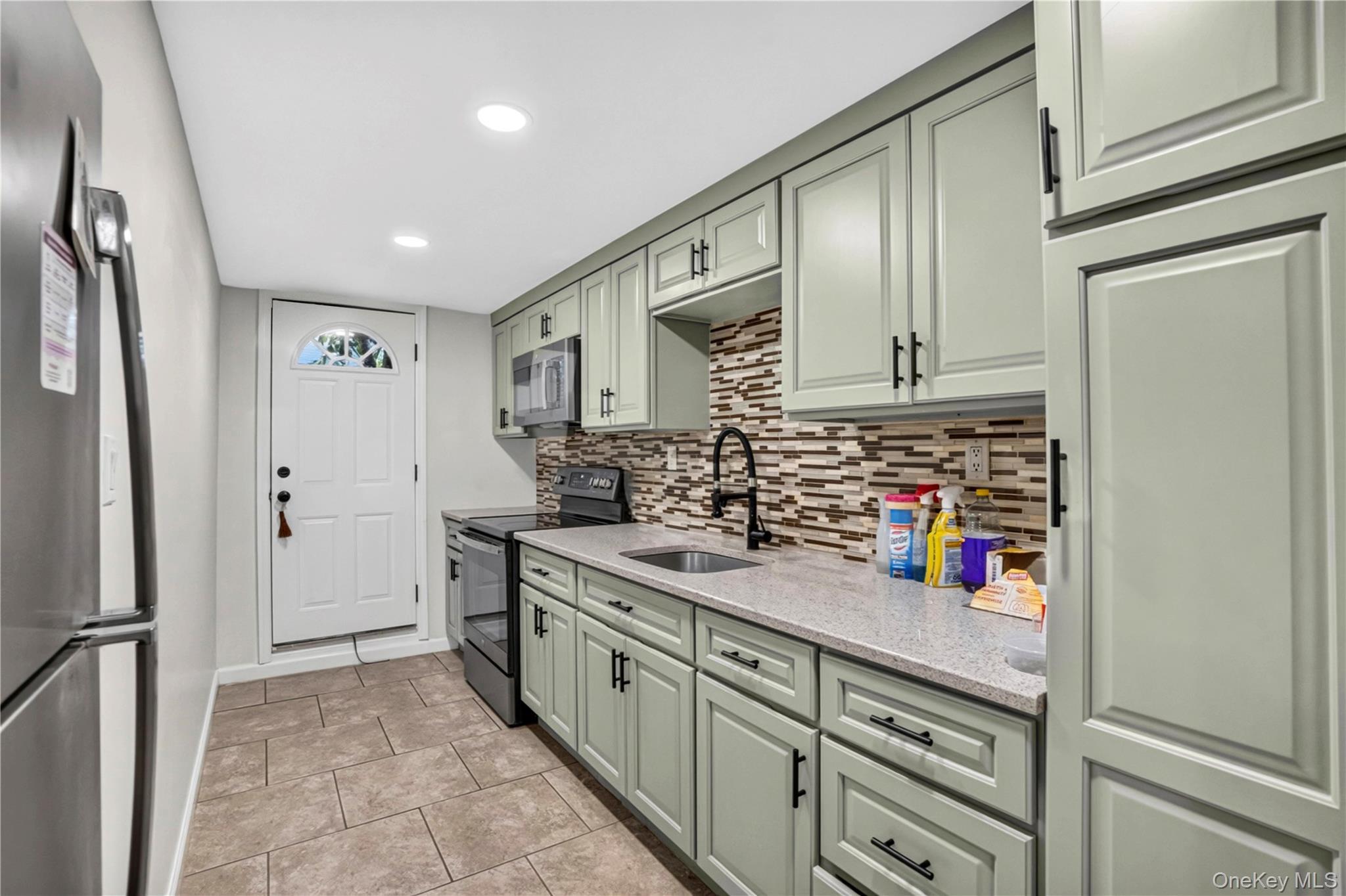 Single Family Vanderveer Street  Queens, NY 11427, MLS-1057015-11
