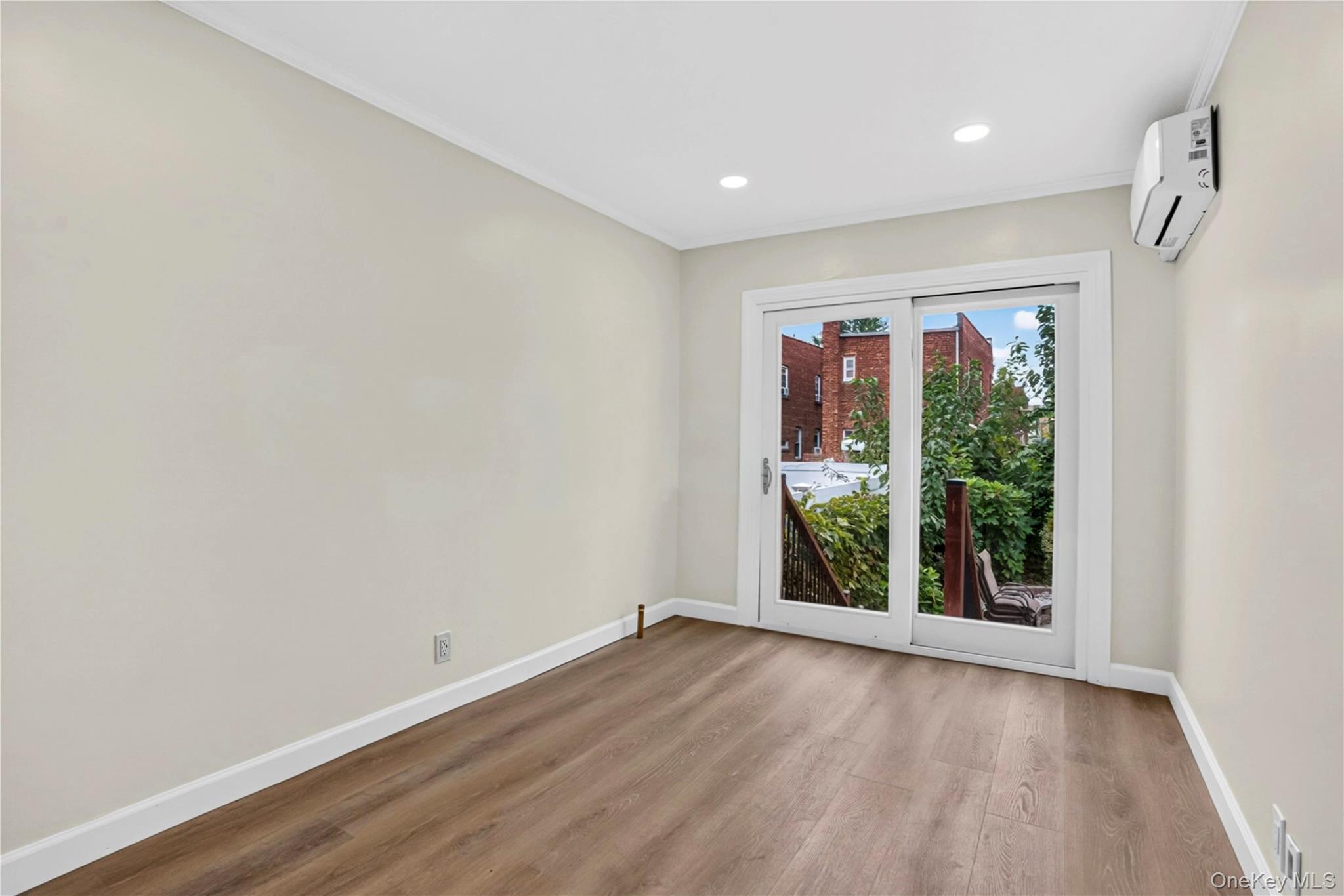 Single Family Vanderveer Street  Queens, NY 11427, MLS-1057015-6