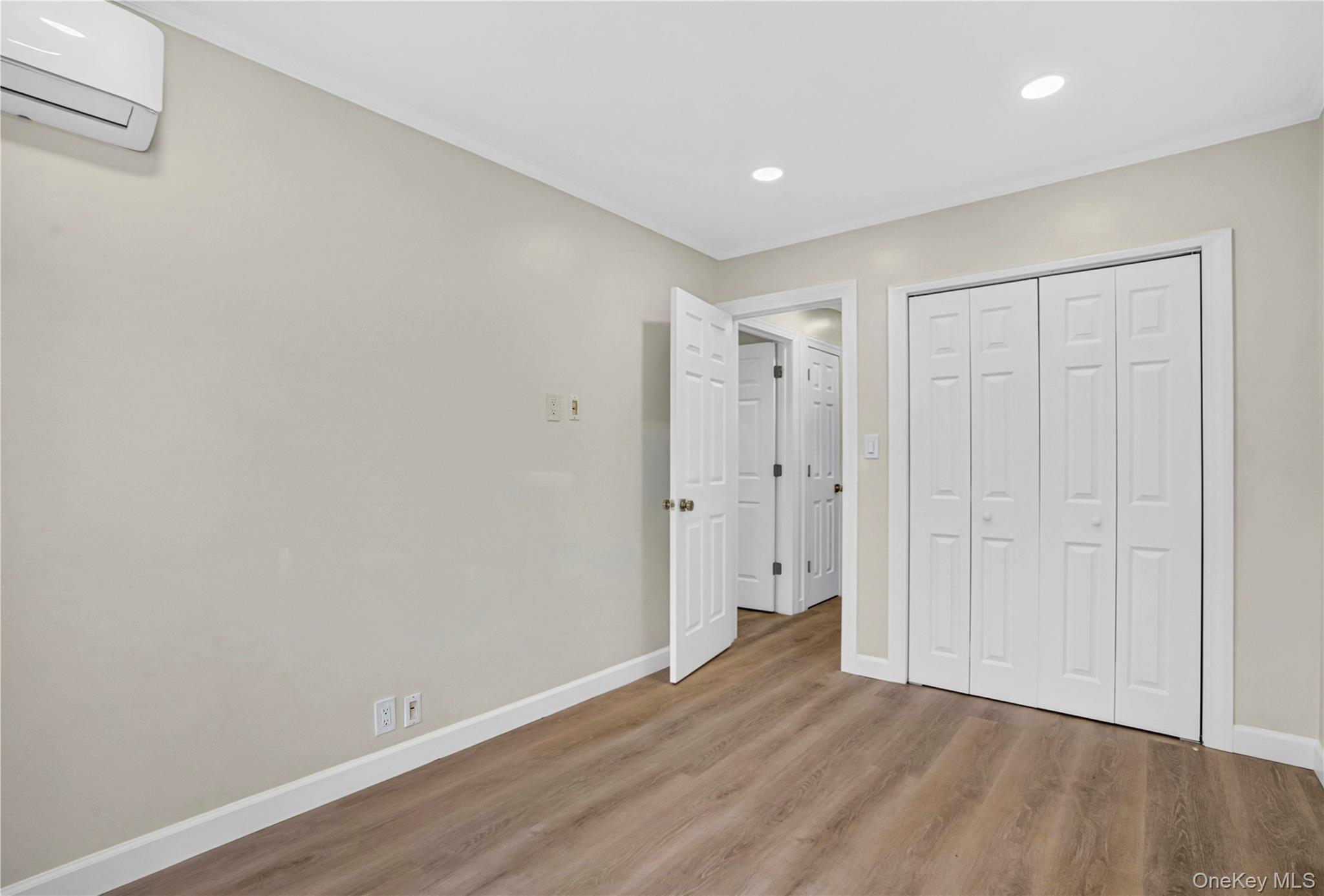 Single Family Vanderveer Street  Queens, NY 11427, MLS-1057015-9