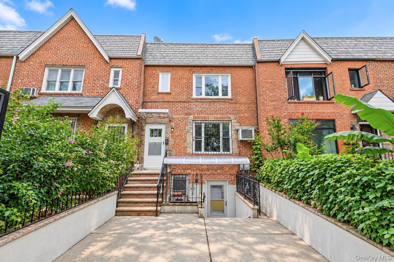 Single Family 85th Street  Queens, NY 11370, MLS-1057018-2