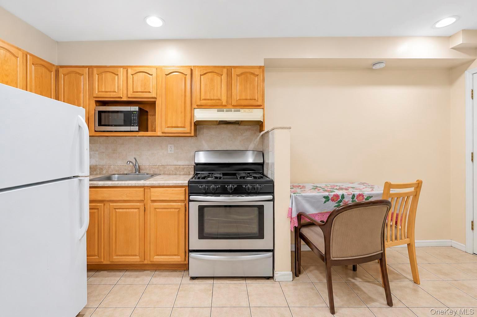 Single Family 85th Street  Queens, NY 11370, MLS-1057018-21