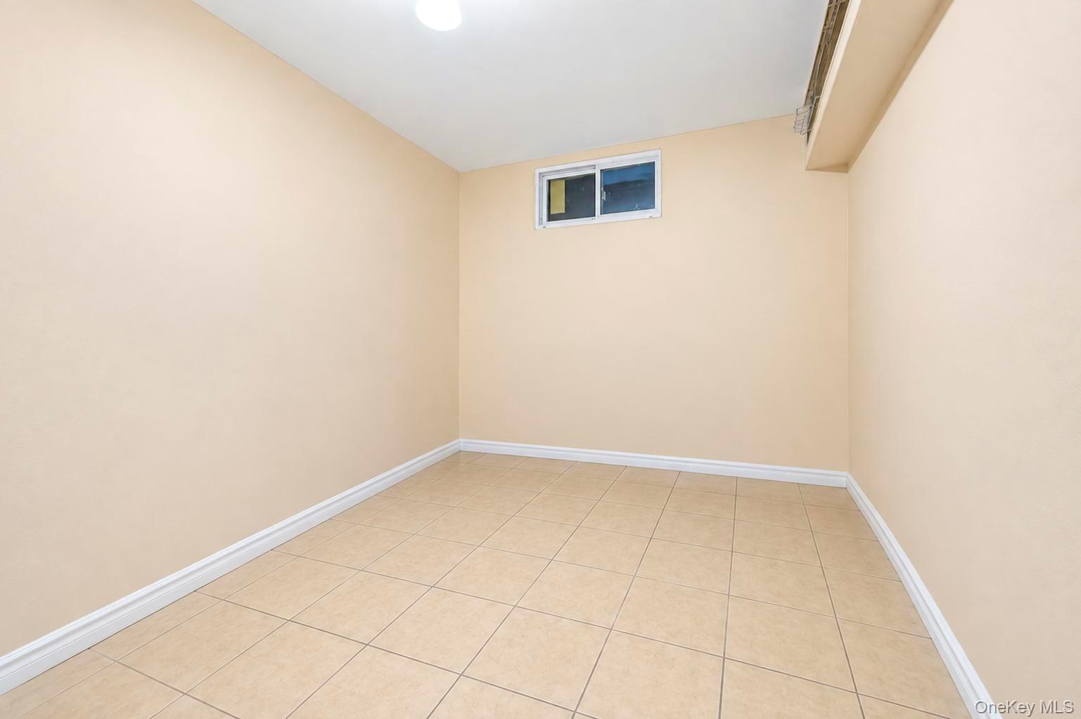 Single Family 85th Street  Queens, NY 11370, MLS-1057018-23