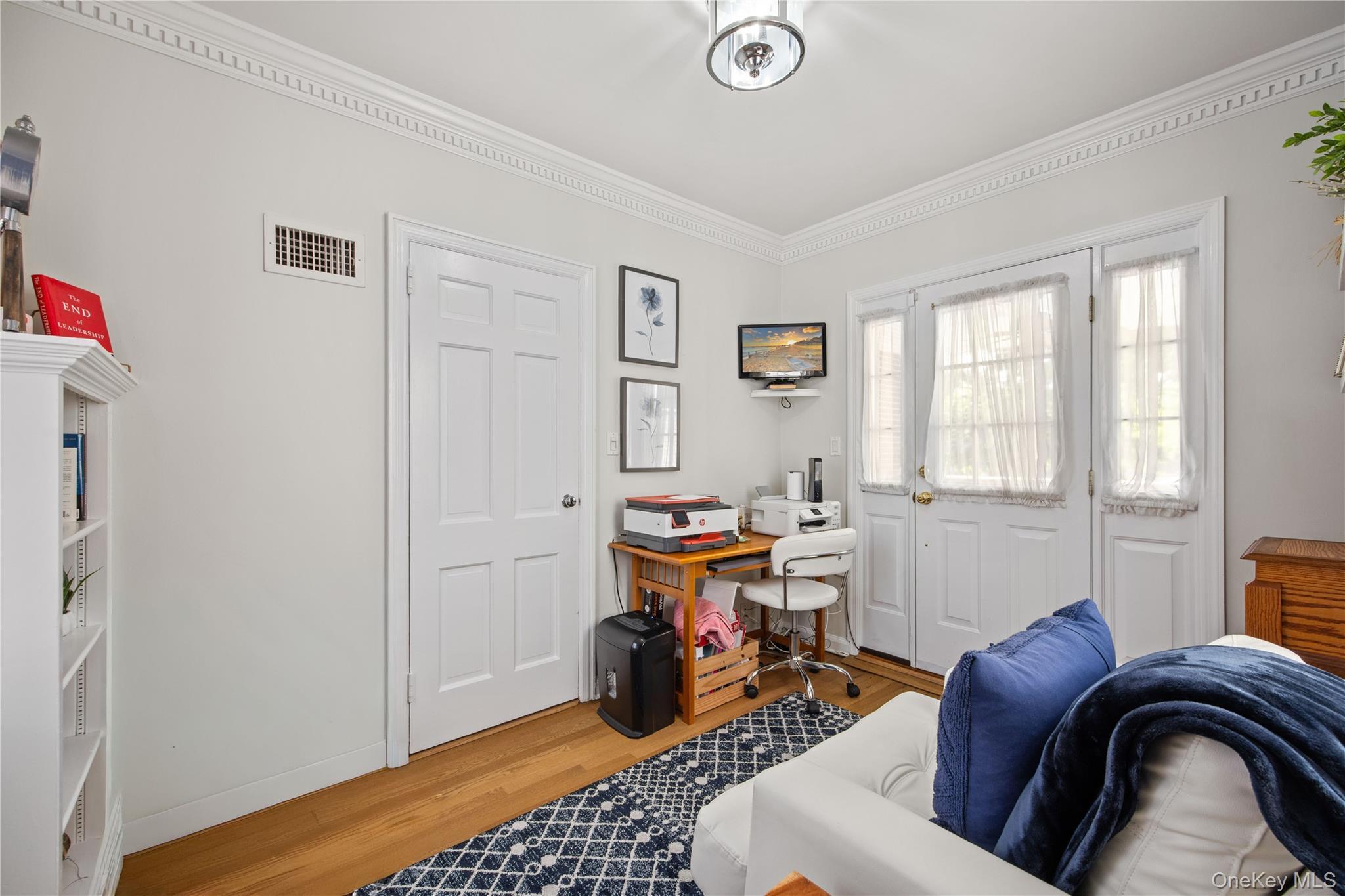 Single Family Van Hoesen Avenue Bronx, NY 10461, MLS-1057036-14