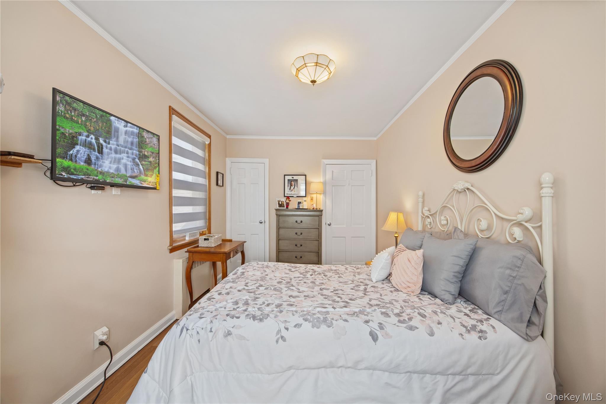 Single Family Van Hoesen Avenue Bronx, NY 10461, MLS-1057036-18