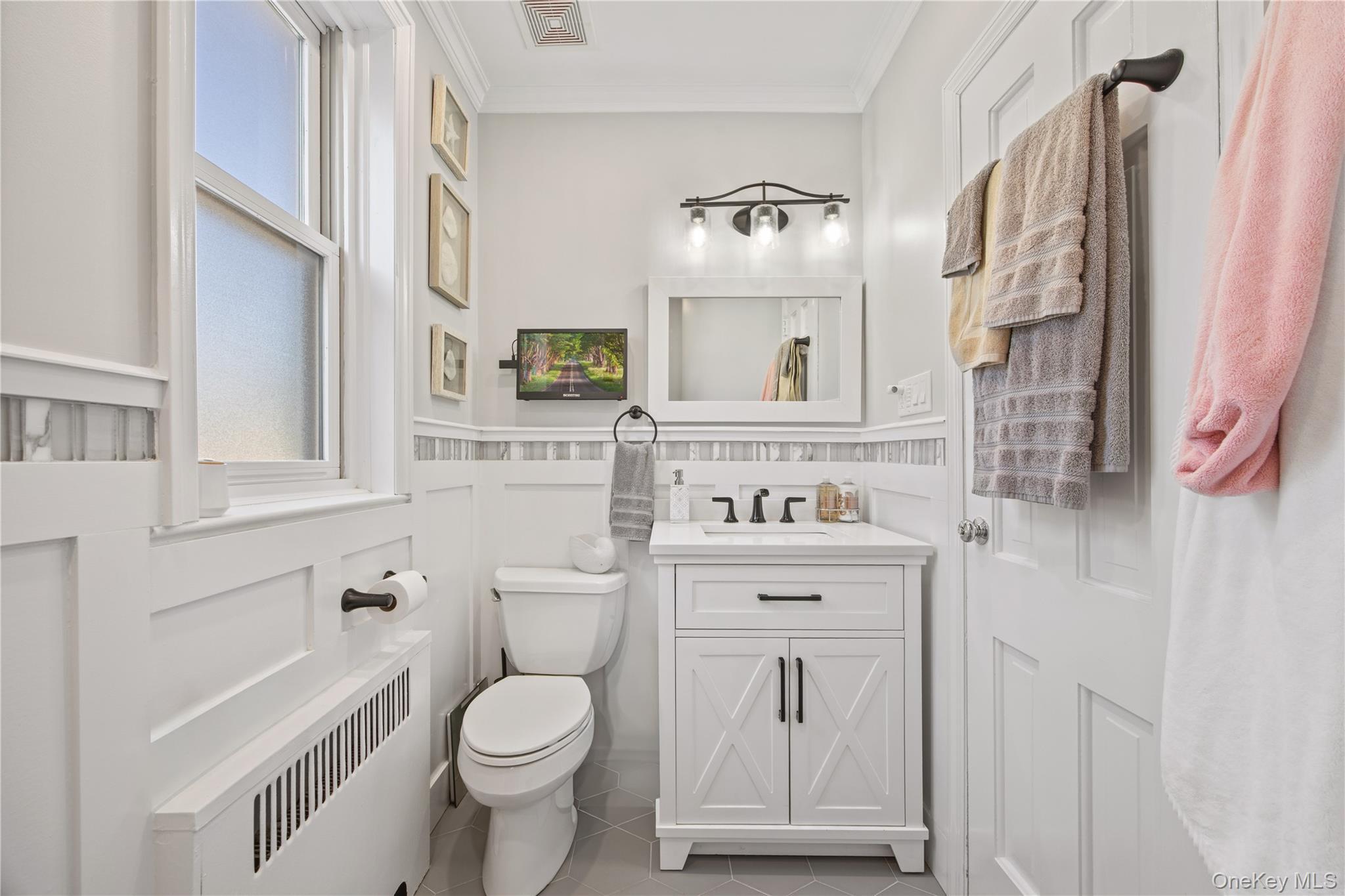 Single Family Van Hoesen Avenue Bronx, NY 10461, MLS-1057036-25