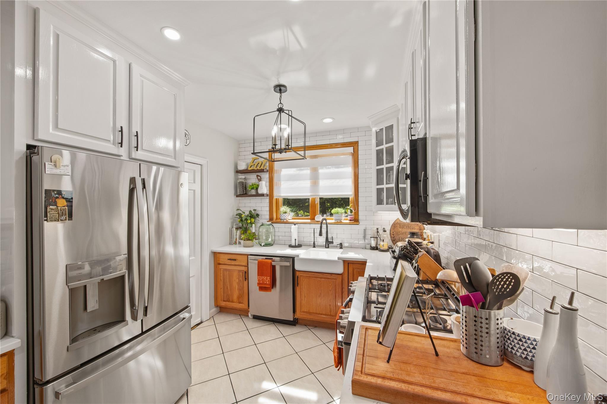 Single Family Van Hoesen Avenue Bronx, NY 10461, MLS-1057036-9