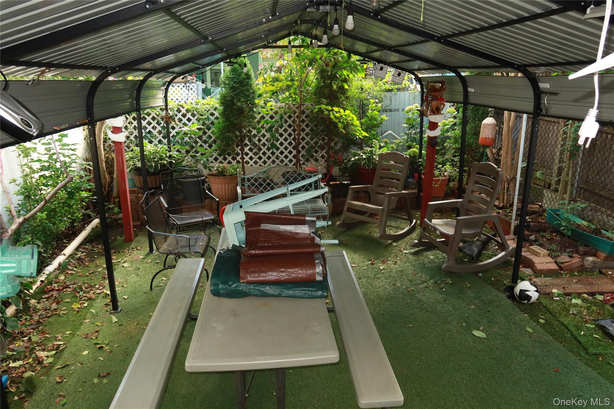 Single Family Lincoln Avenue Brooklyn, NY 11208, MLS-1057056-18
